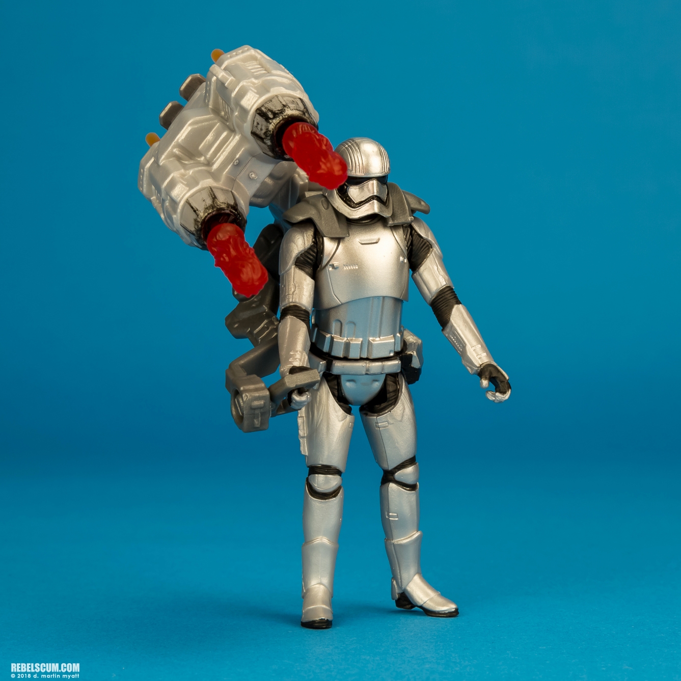 Captain-Phasma-VS-Finn-Jakku-Star-Wars-Universe-Hasbro-005.jpg