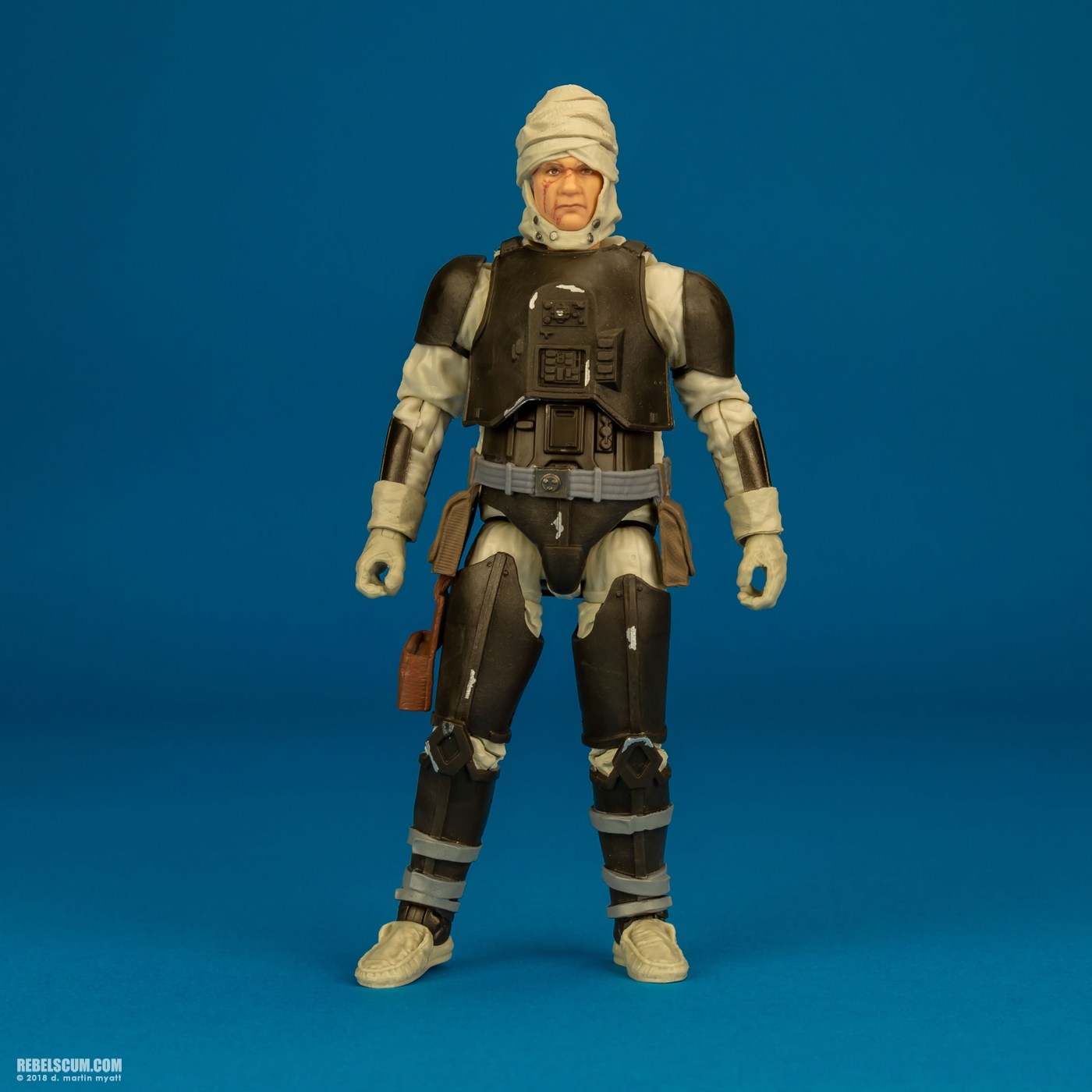 Dengar-74-Hasbro-Star-Wars-The-Black-Series-001.jpg