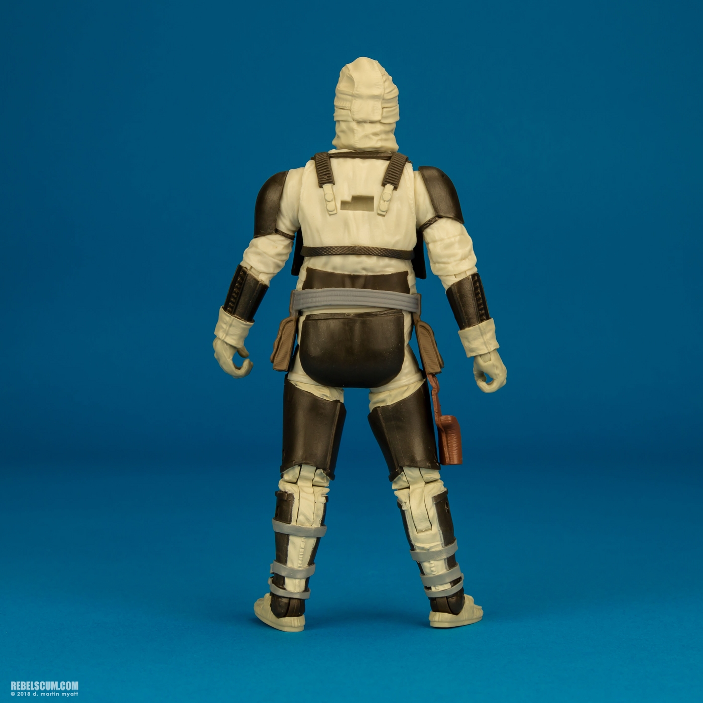 Dengar-74-Hasbro-Star-Wars-The-Black-Series-004.jpg