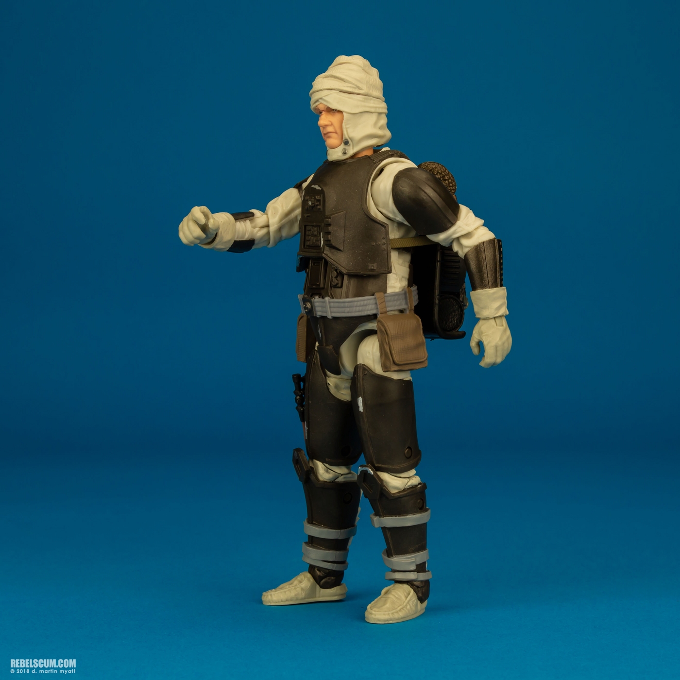 Dengar-74-Hasbro-Star-Wars-The-Black-Series-007.jpg