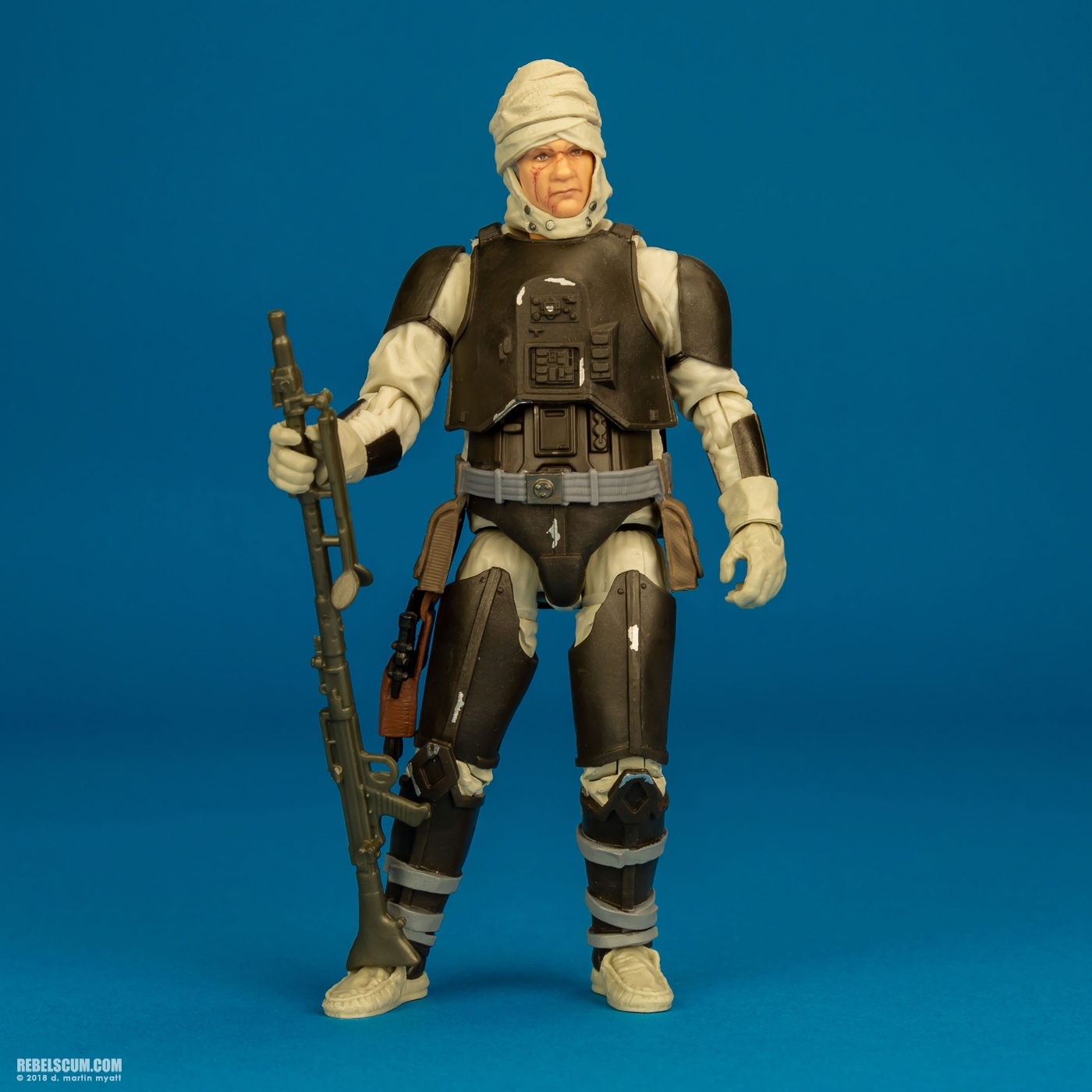 Dengar-74-Hasbro-Star-Wars-The-Black-Series-010.jpg