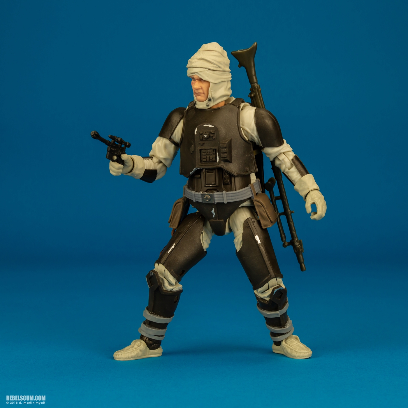 Dengar-74-Hasbro-Star-Wars-The-Black-Series-011.jpg