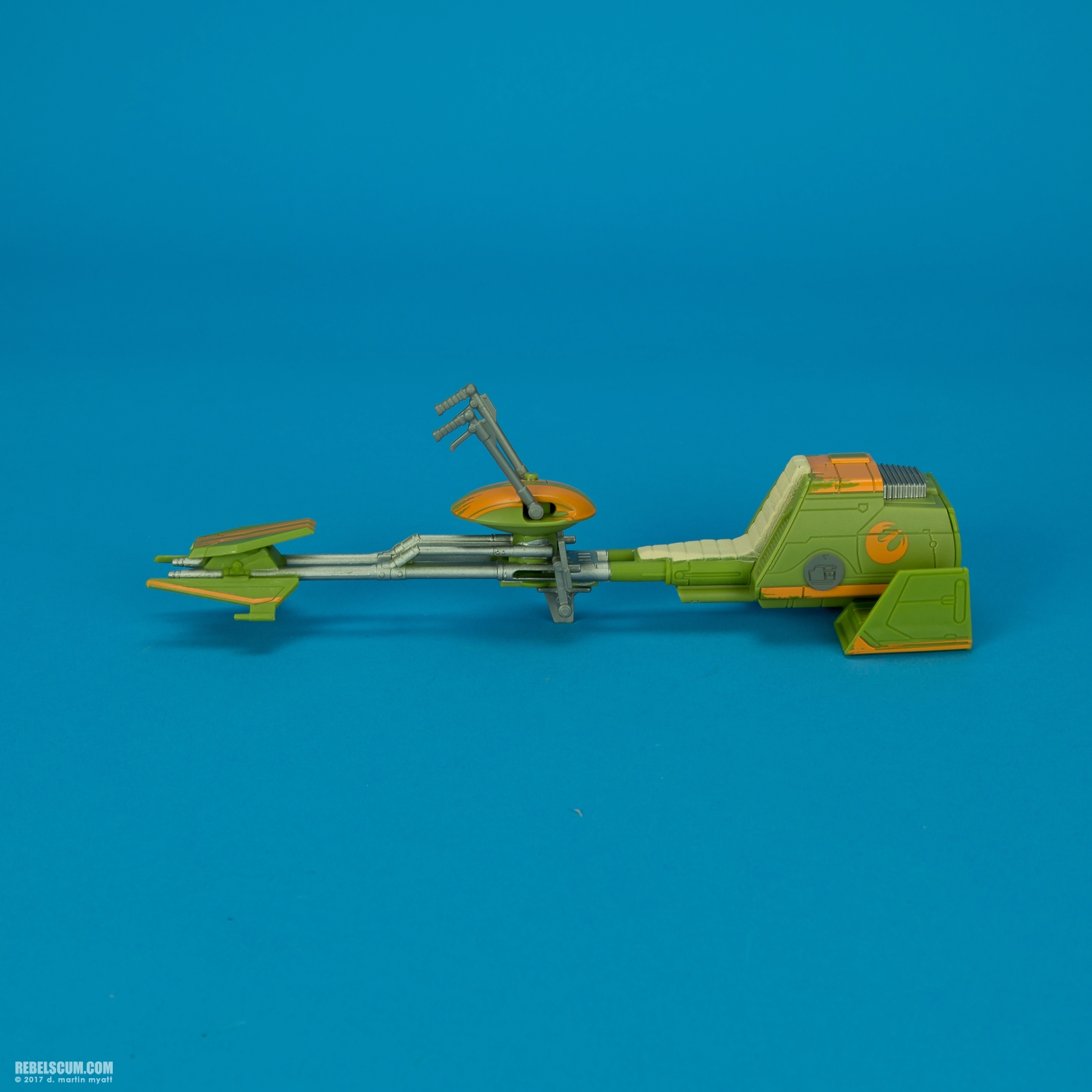 Ezra-Bridger-Speeder-The-Force-Awakens-B6113-B3716-004.jpg