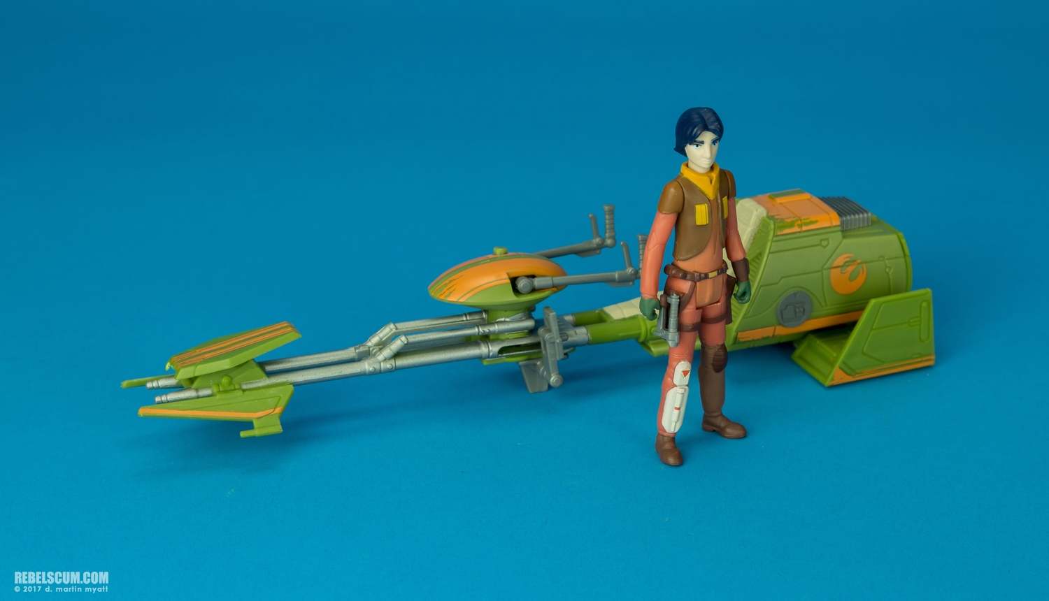 Ezra-Bridger-Speeder-The-Force-Awakens-B6113-B3716-011.jpg