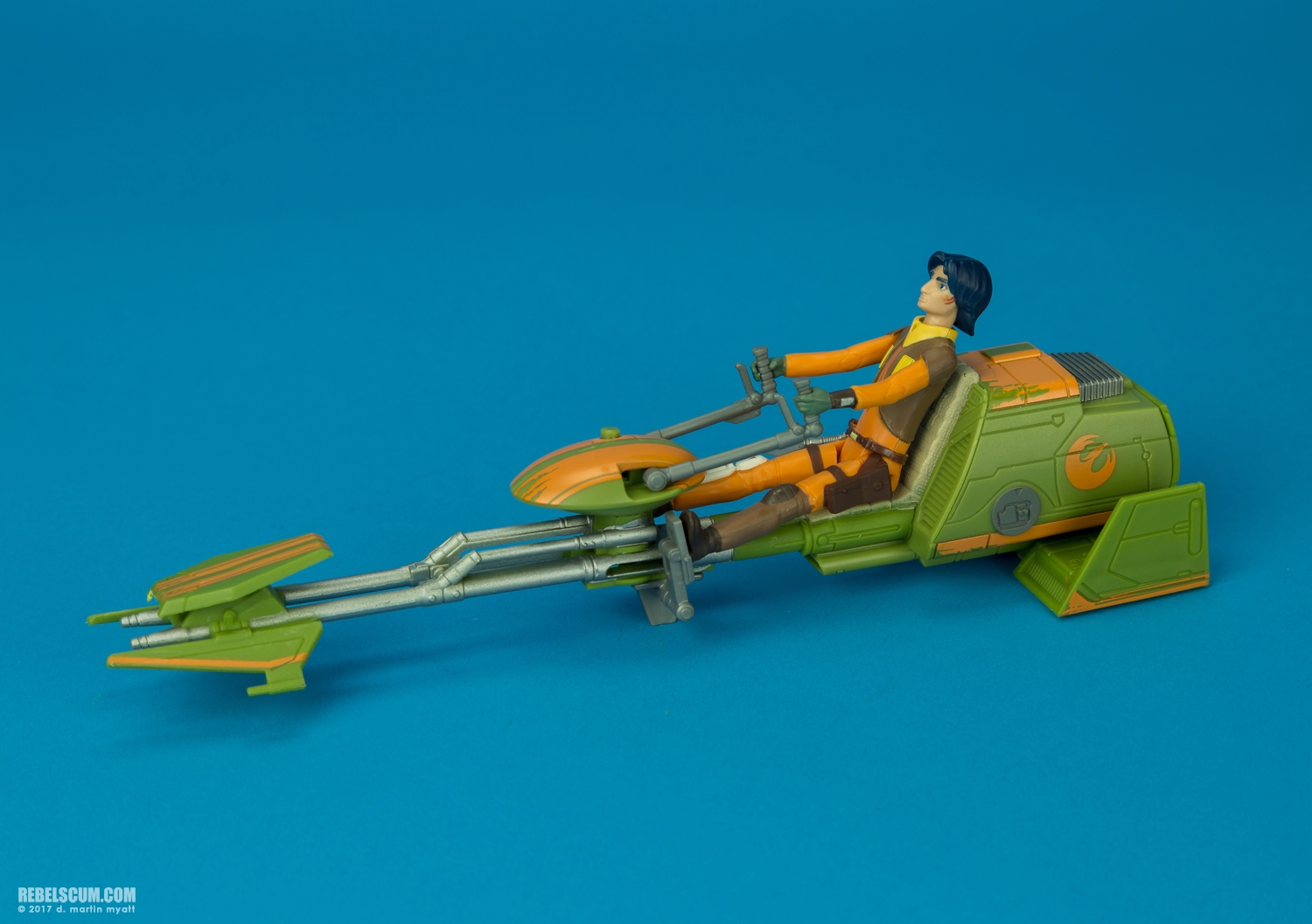 Ezra-Bridger-Speeder-The-Force-Awakens-B6113-B3716-014.jpg