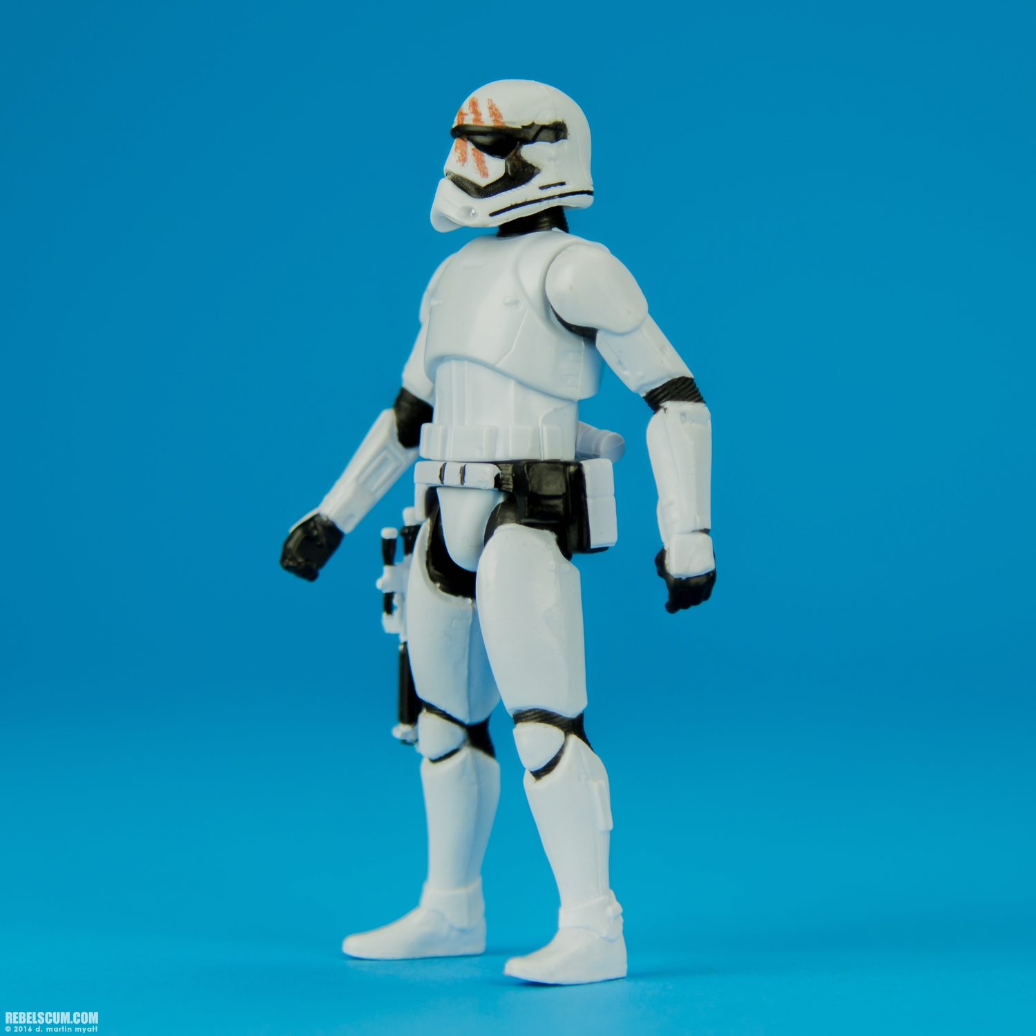 Finn-FN-2187-The-Force-Awakens-2016-Hasbro-003.jpg