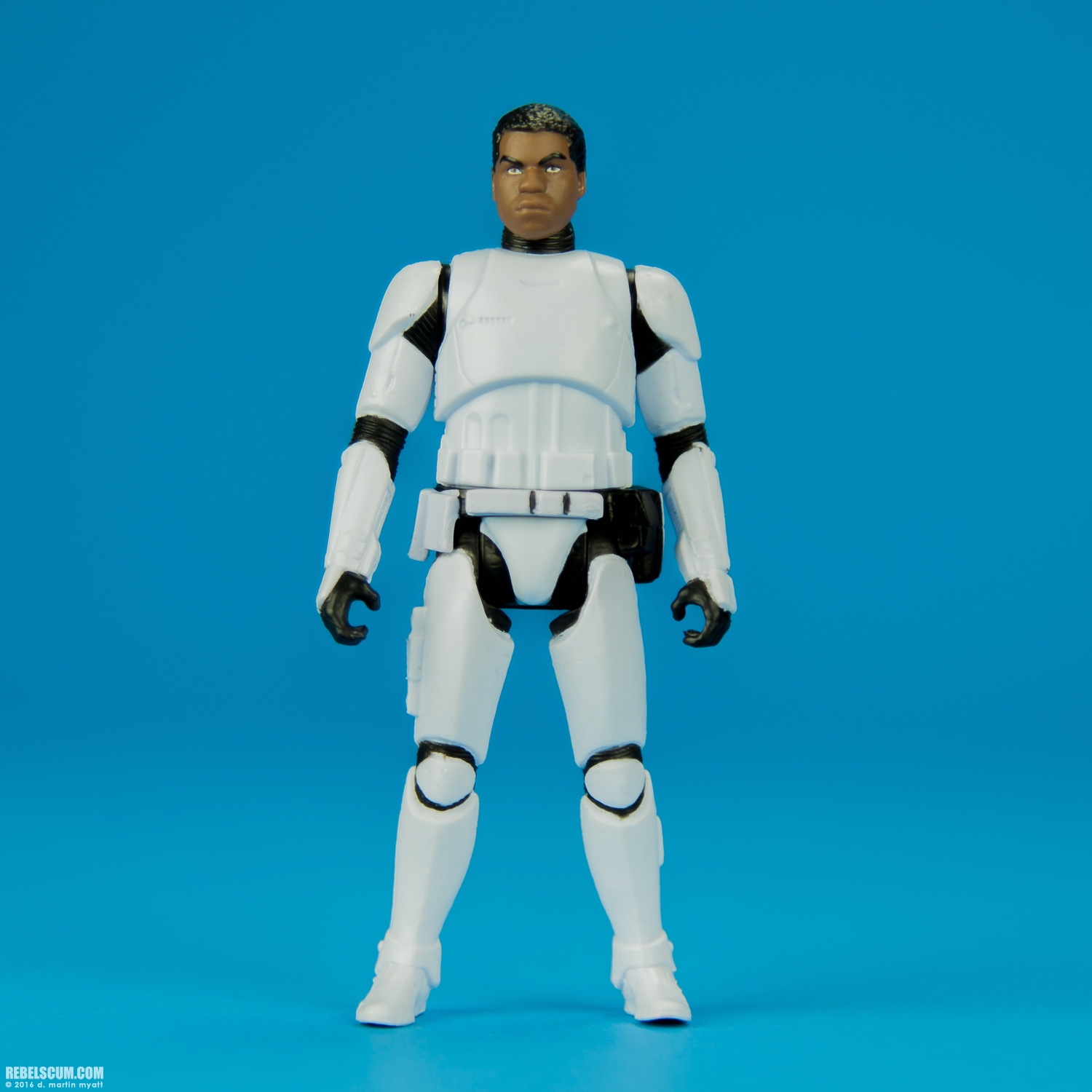 Finn-FN-2187-The-Force-Awakens-2016-Hasbro-005.jpg