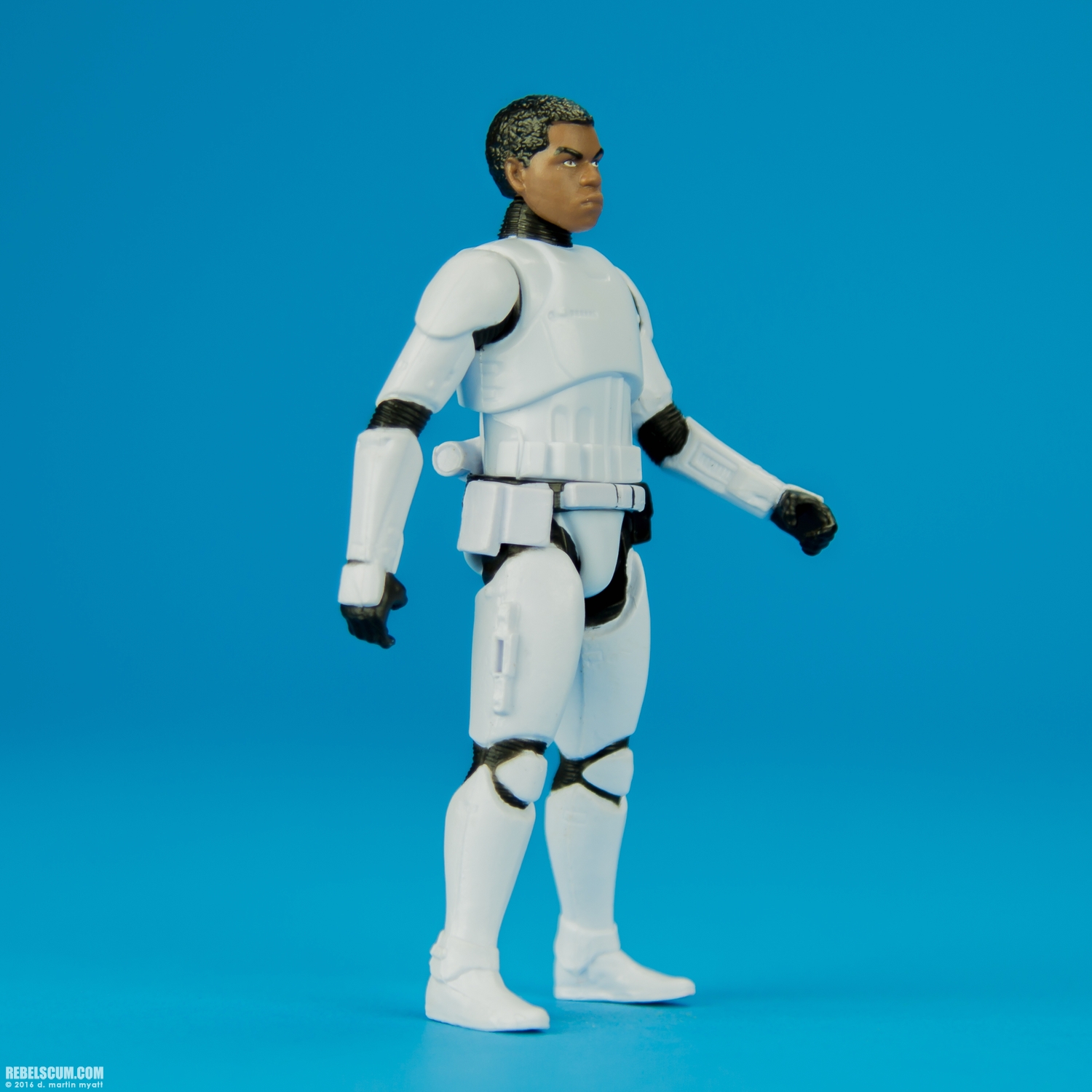 Finn-FN-2187-The-Force-Awakens-2016-Hasbro-006.jpg