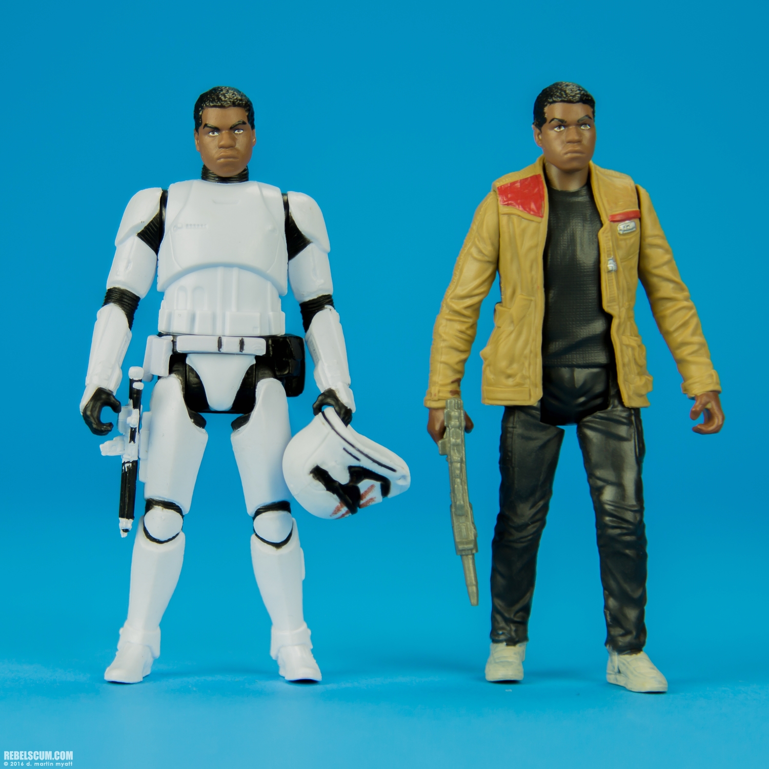 Finn-FN-2187-The-Force-Awakens-2016-Hasbro-012.jpg