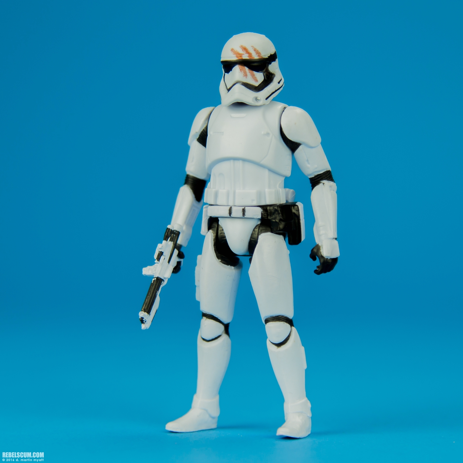 Finn-FN-2187-The-Force-Awakens-2016-Hasbro-013.jpg