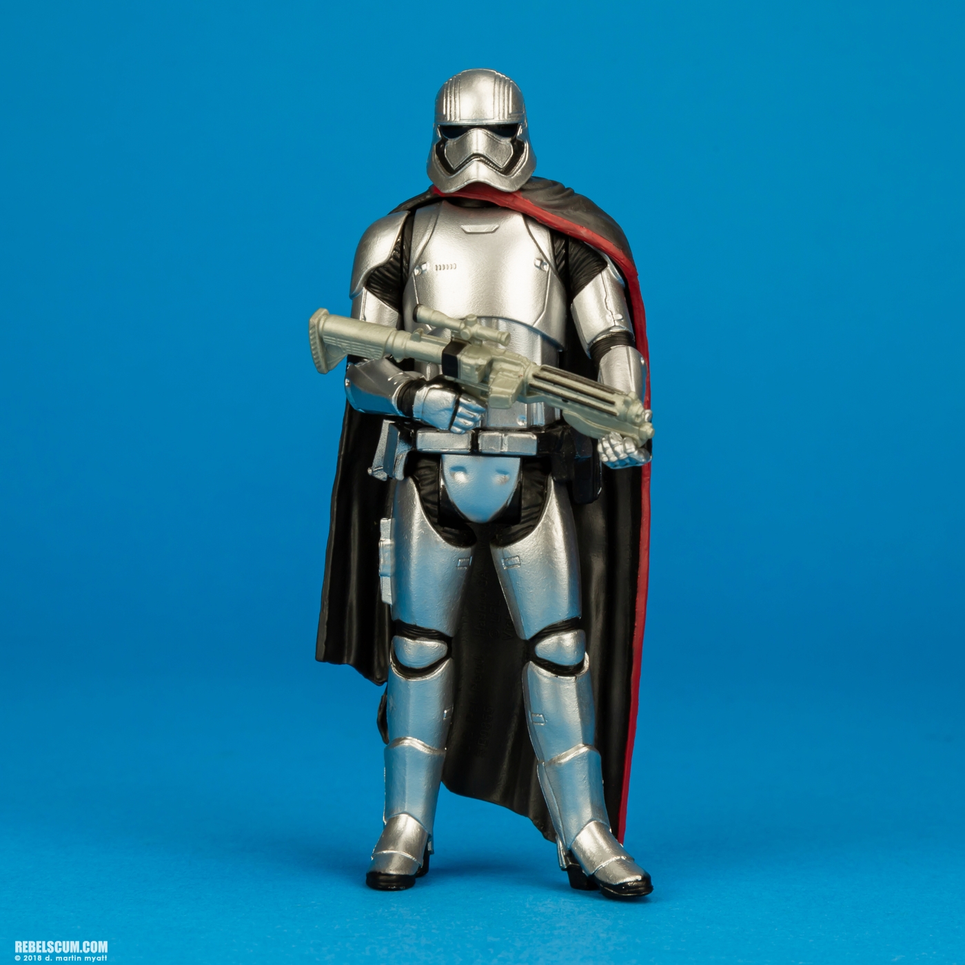 Finn-First-Order-Disguise-Captain-Phasma-Forcelink-Hasbro-009.jpg