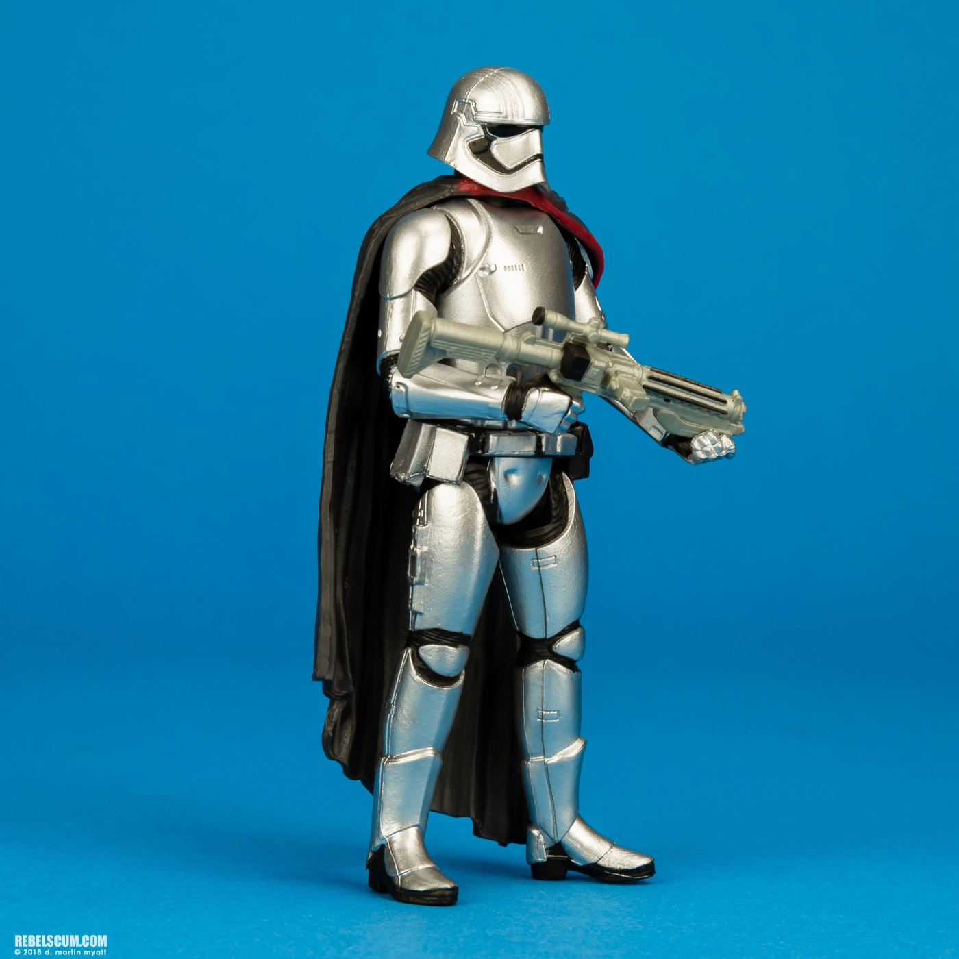 Finn-First-Order-Disguise-Captain-Phasma-Forcelink-Hasbro-010.jpg