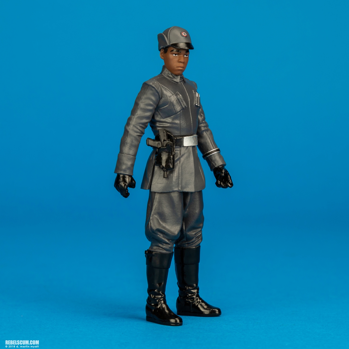 Finn-First-Order-Disguise-Captain-Phasma-Forcelink-Hasbro-019.jpg