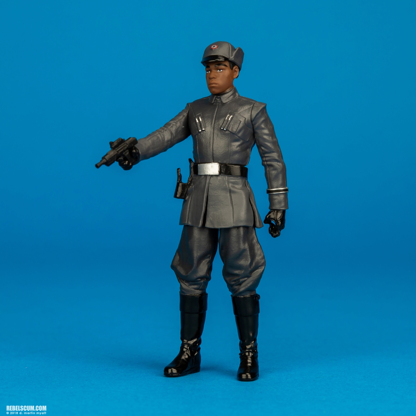 Finn-First-Order-Disguise-Captain-Phasma-Forcelink-Hasbro-020.jpg