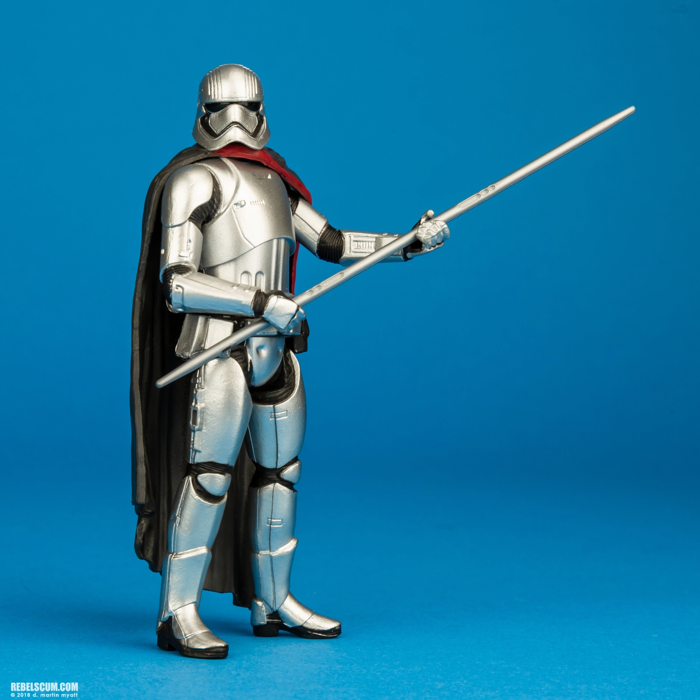 Finn-First-Order-Disguise-Captain-Phasma-Forcelink-Hasbro-022.jpg