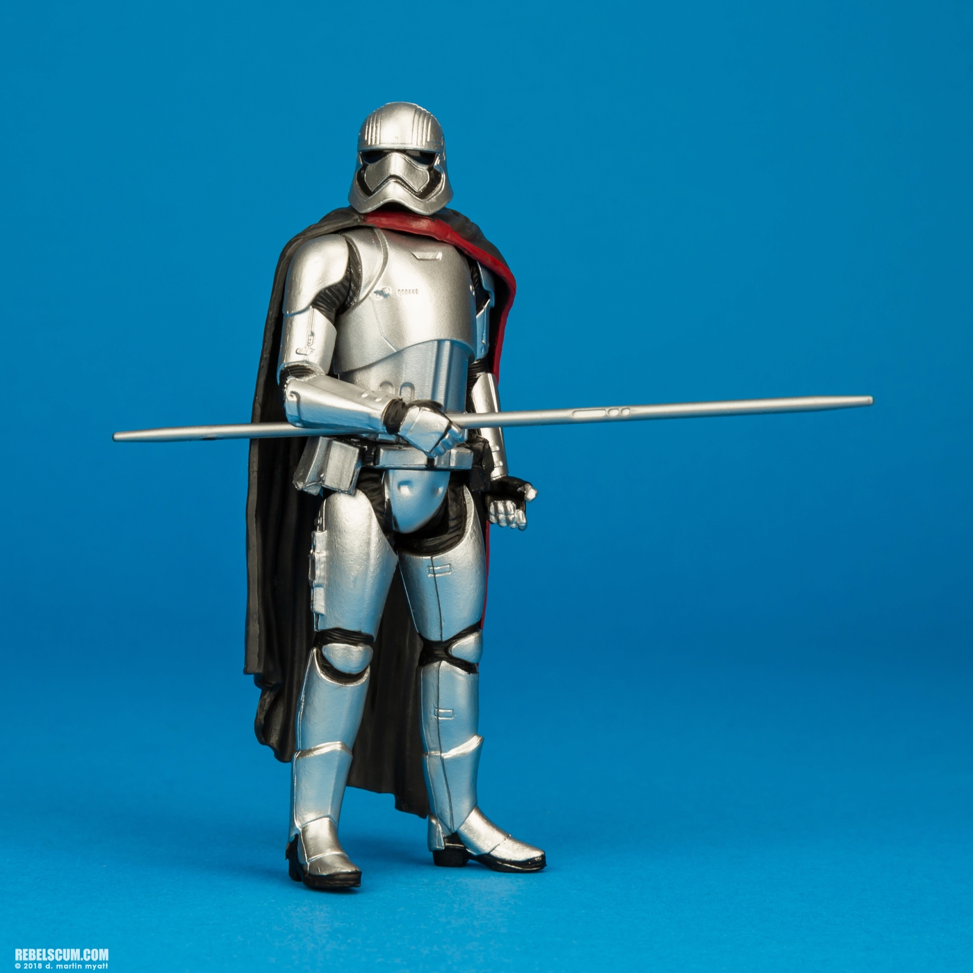 Finn-First-Order-Disguise-Captain-Phasma-Forcelink-Hasbro-023.jpg