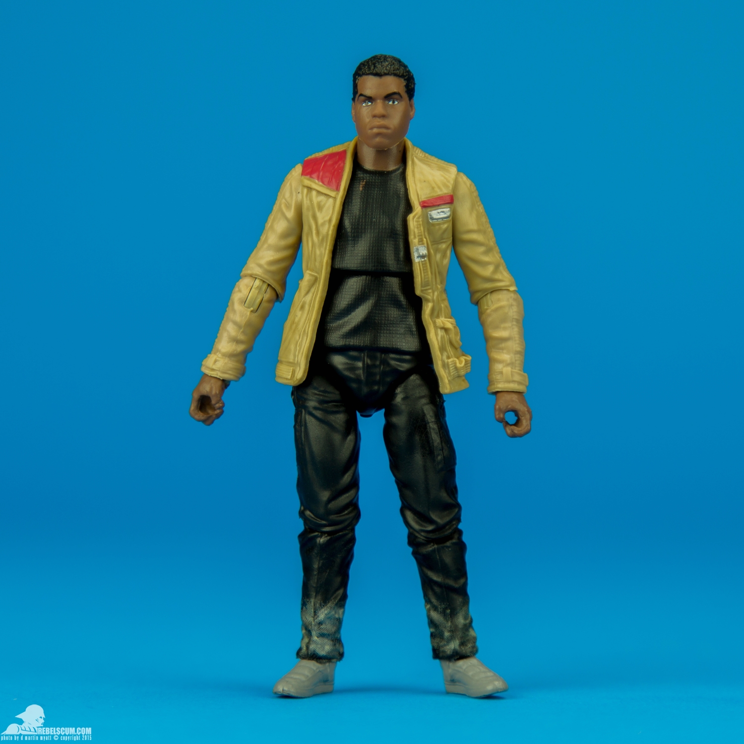 Finn-Jakku-The-Black-Series-Walmart-001.jpg