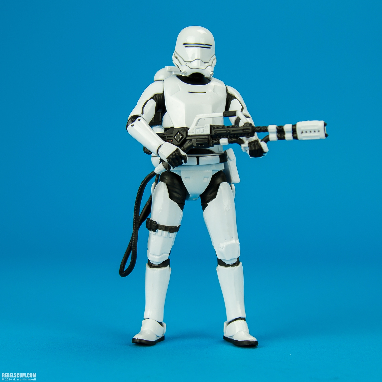 First-Order-Flametrooper-16-The-Black-Series-6-inch-001.jpg