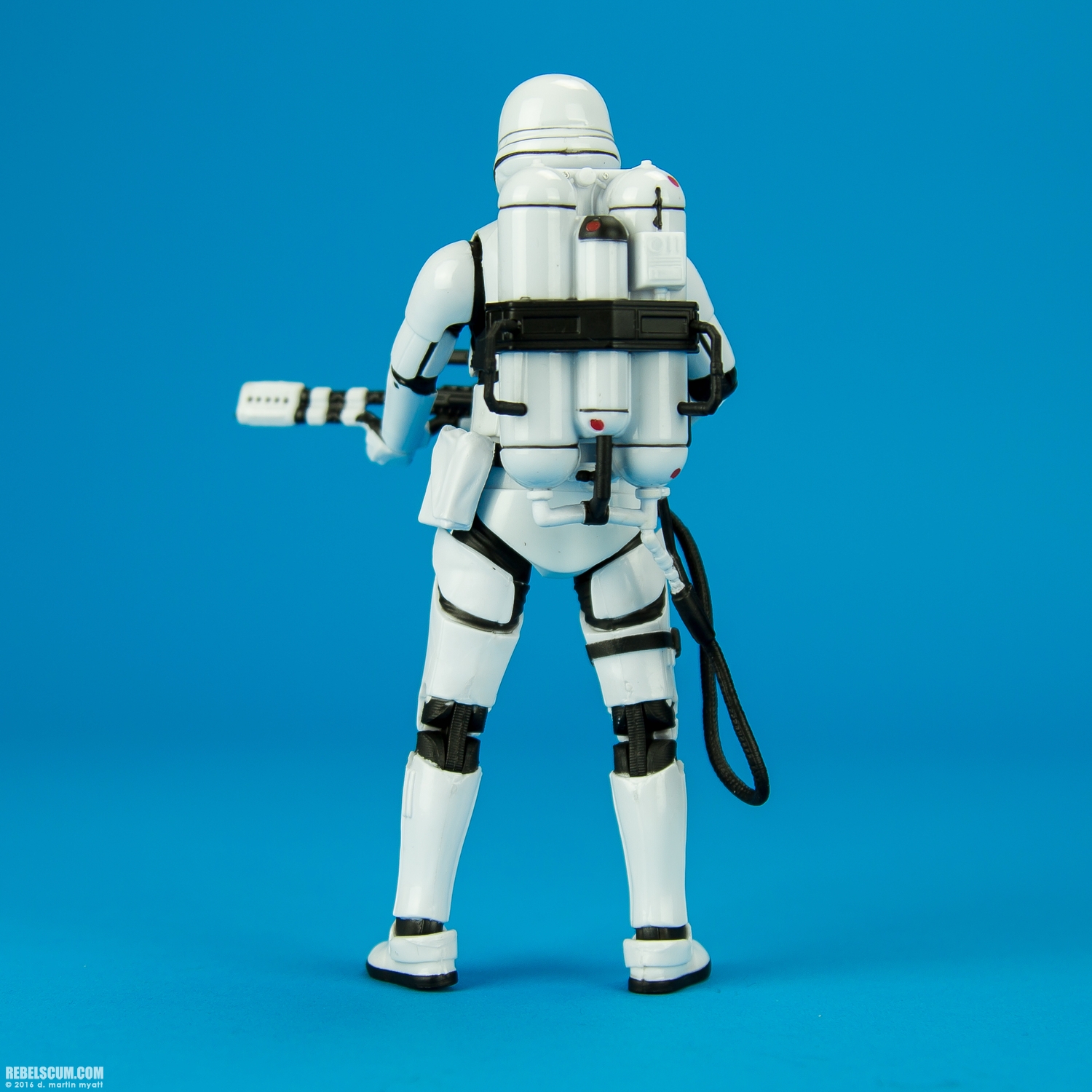 First-Order-Flametrooper-16-The-Black-Series-6-inch-004.jpg