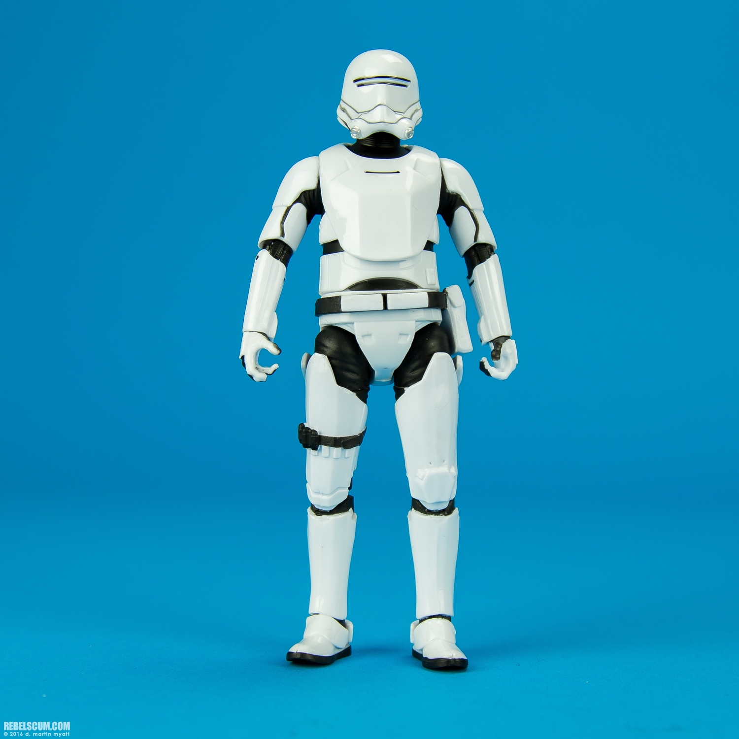 First-Order-Flametrooper-16-The-Black-Series-6-inch-005.jpg