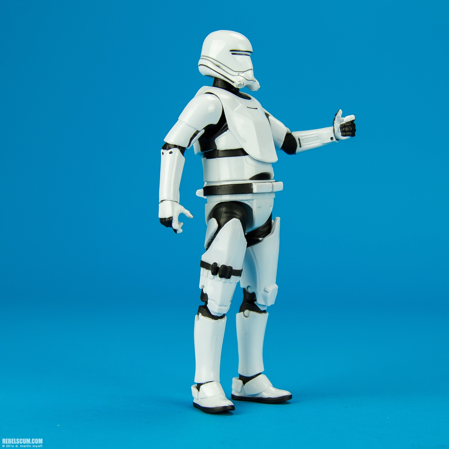 First-Order-Flametrooper-16-The-Black-Series-6-inch-006.jpg