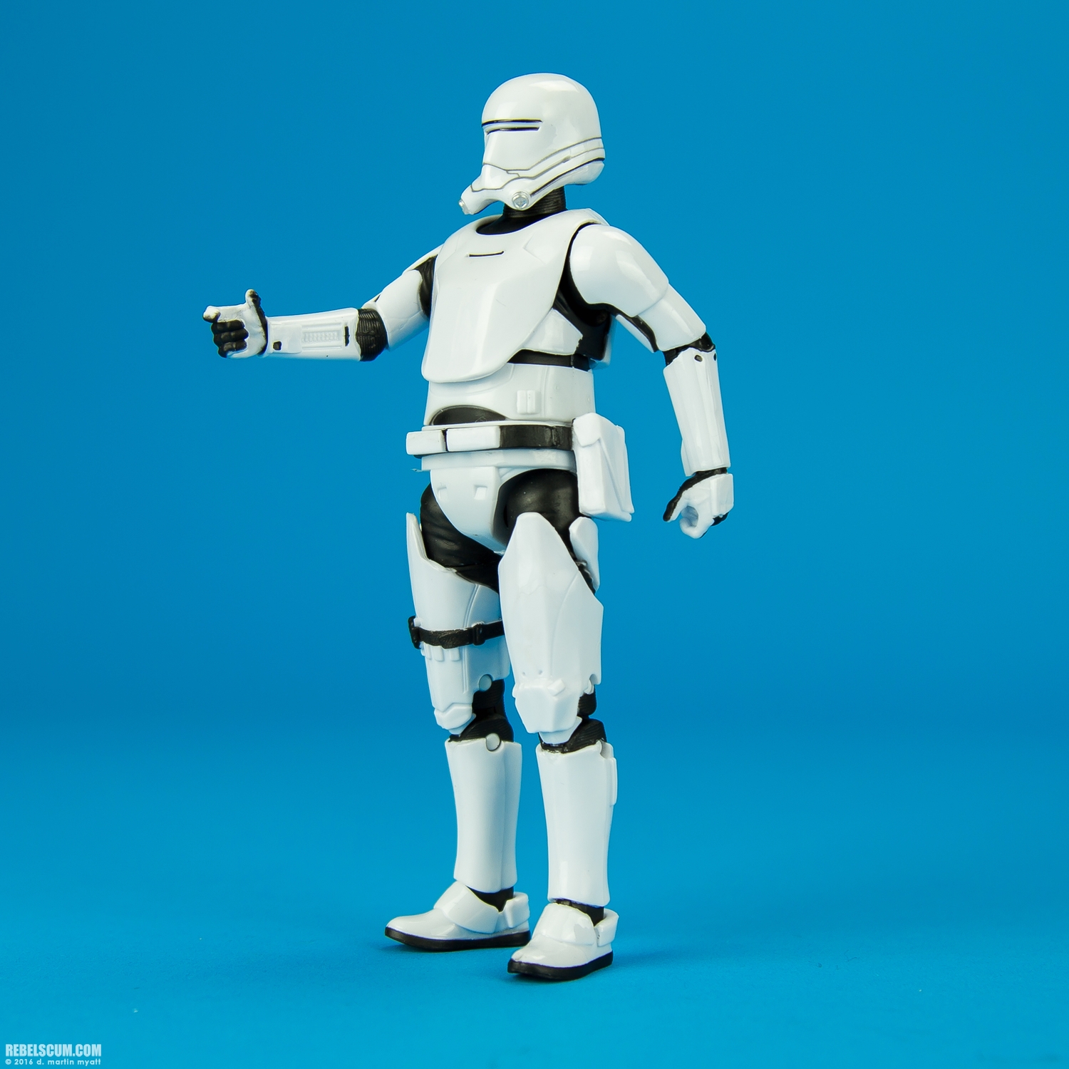 First-Order-Flametrooper-16-The-Black-Series-6-inch-007.jpg