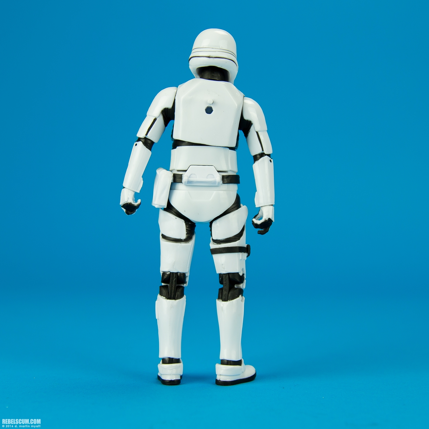 First-Order-Flametrooper-16-The-Black-Series-6-inch-008.jpg