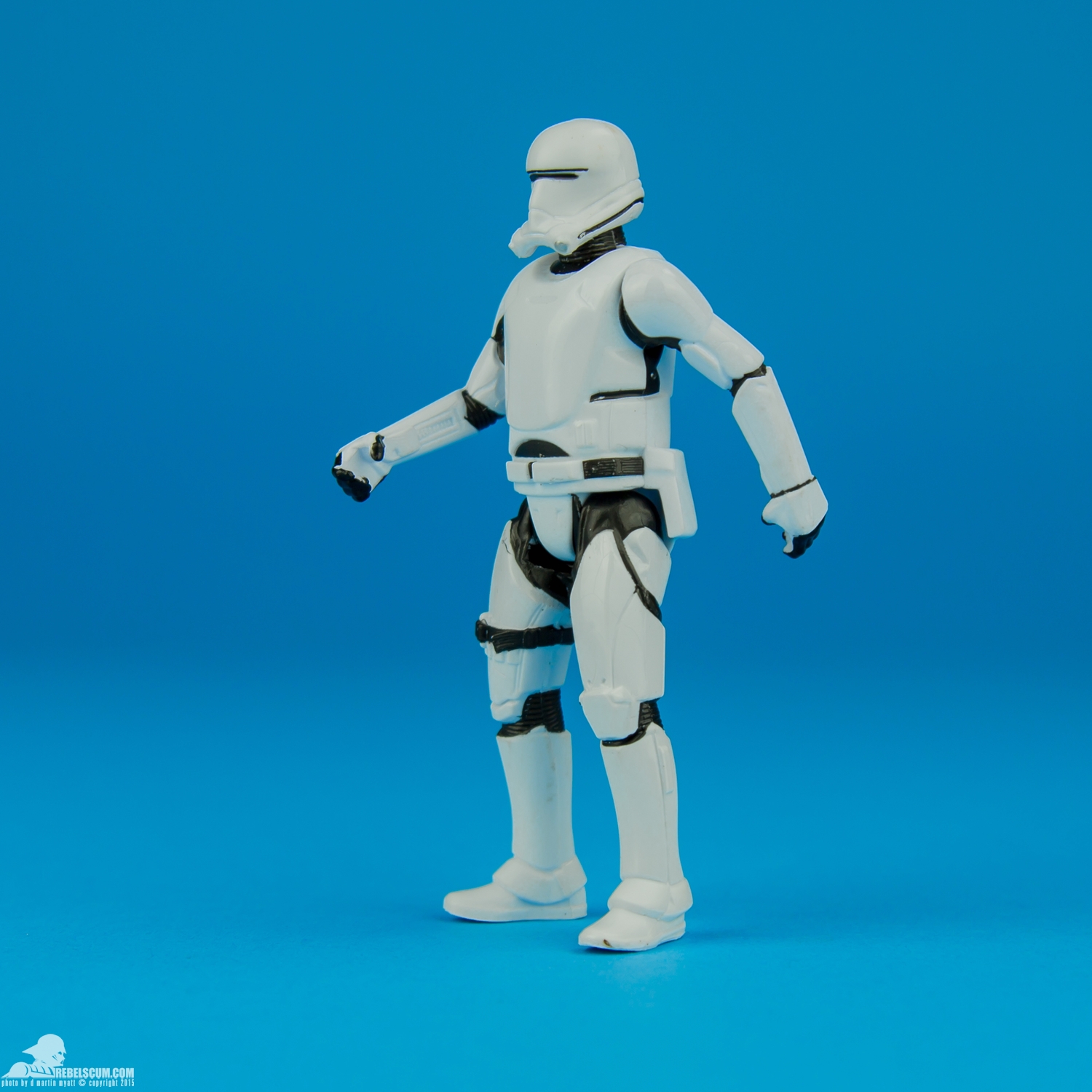 First-Order-Flametrooper-The-Force-Awakens-Hasbro-003.jpg