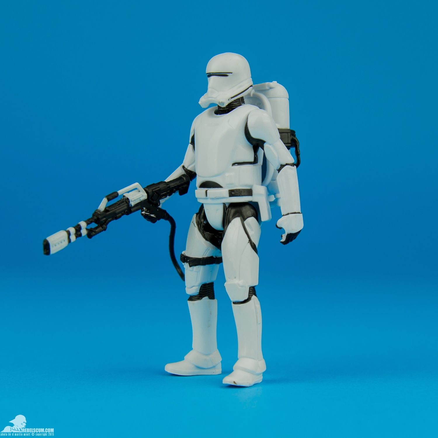 First-Order-Flametrooper-The-Force-Awakens-Hasbro-007.jpg