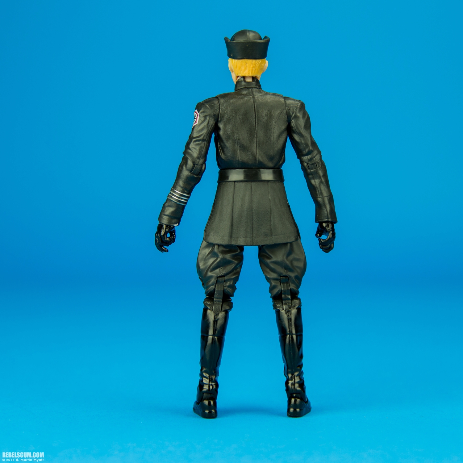 First-Order-General-Hux-13-The-Black-Series-6-inch-008.jpg