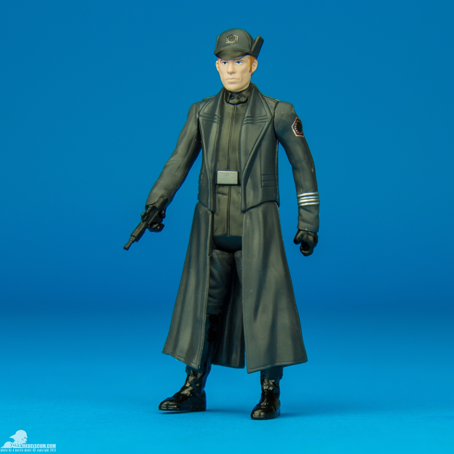 First-Order-General-Hux-Star-Wars-The-Force-Awakens-006.jpg