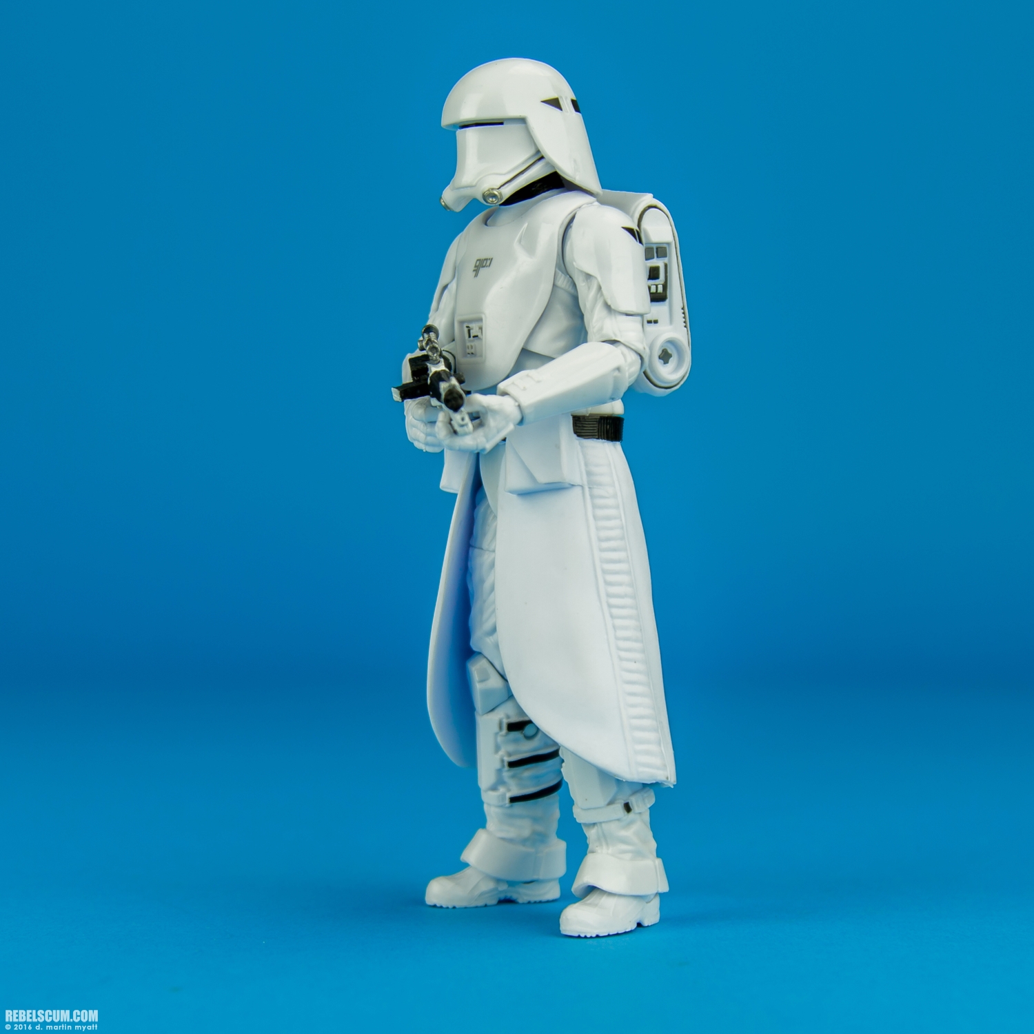 First-Order-Snowtrooper-12-The-Black-Series-6-inch-Hasbro-007.jpg