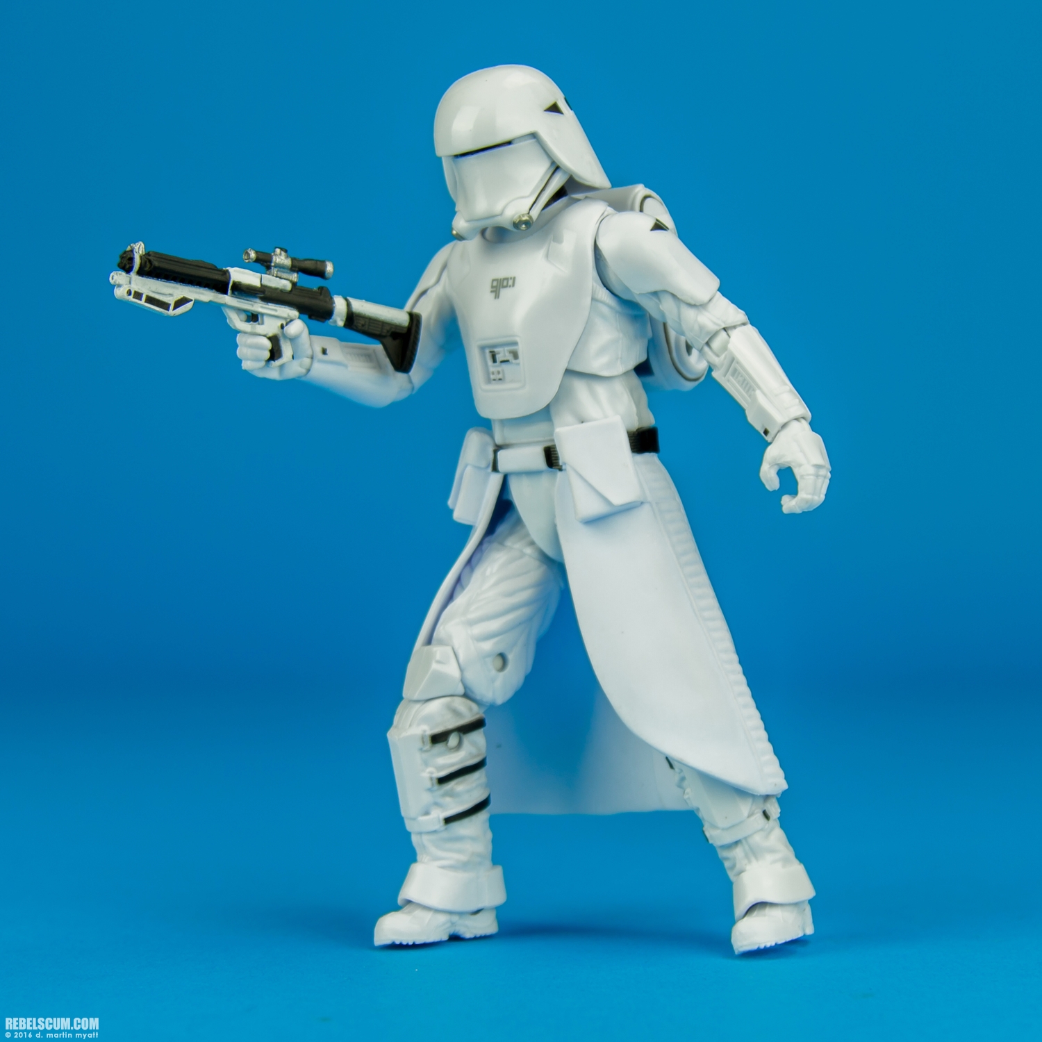 First-Order-Snowtrooper-12-The-Black-Series-6-inch-Hasbro-011.jpg