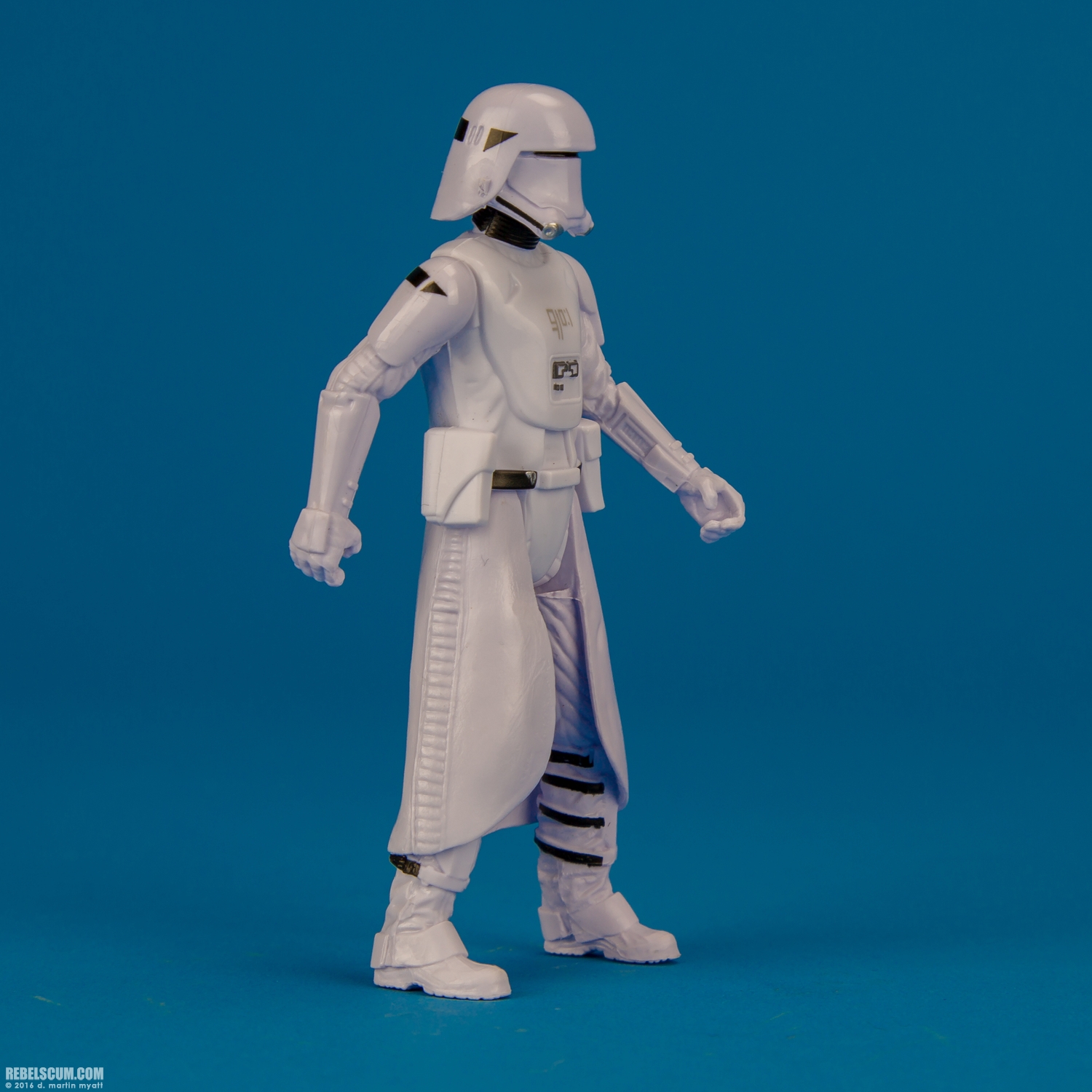 First-Order-Snowtrooper-Officer-Snap-Wexley-The-Force-Awakens-006.jpg