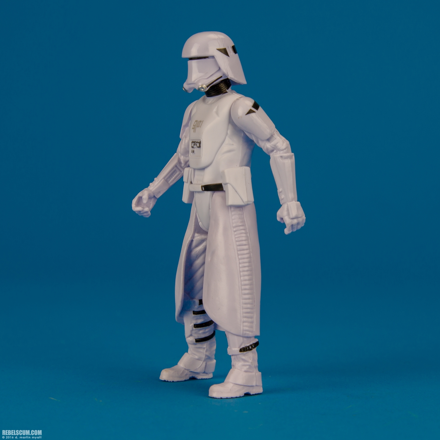 First-Order-Snowtrooper-Officer-Snap-Wexley-The-Force-Awakens-007.jpg
