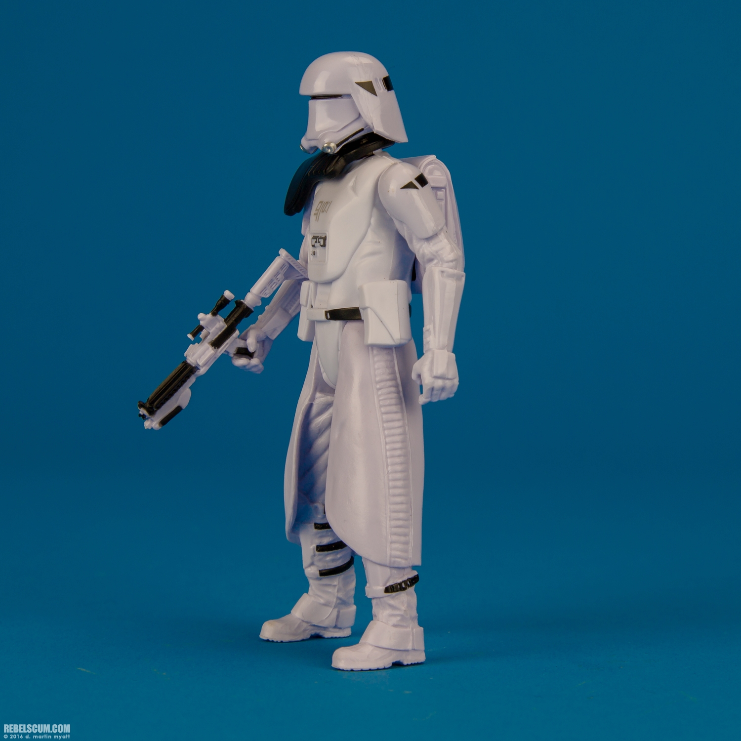 First-Order-Snowtrooper-Officer-Snap-Wexley-The-Force-Awakens-011.jpg