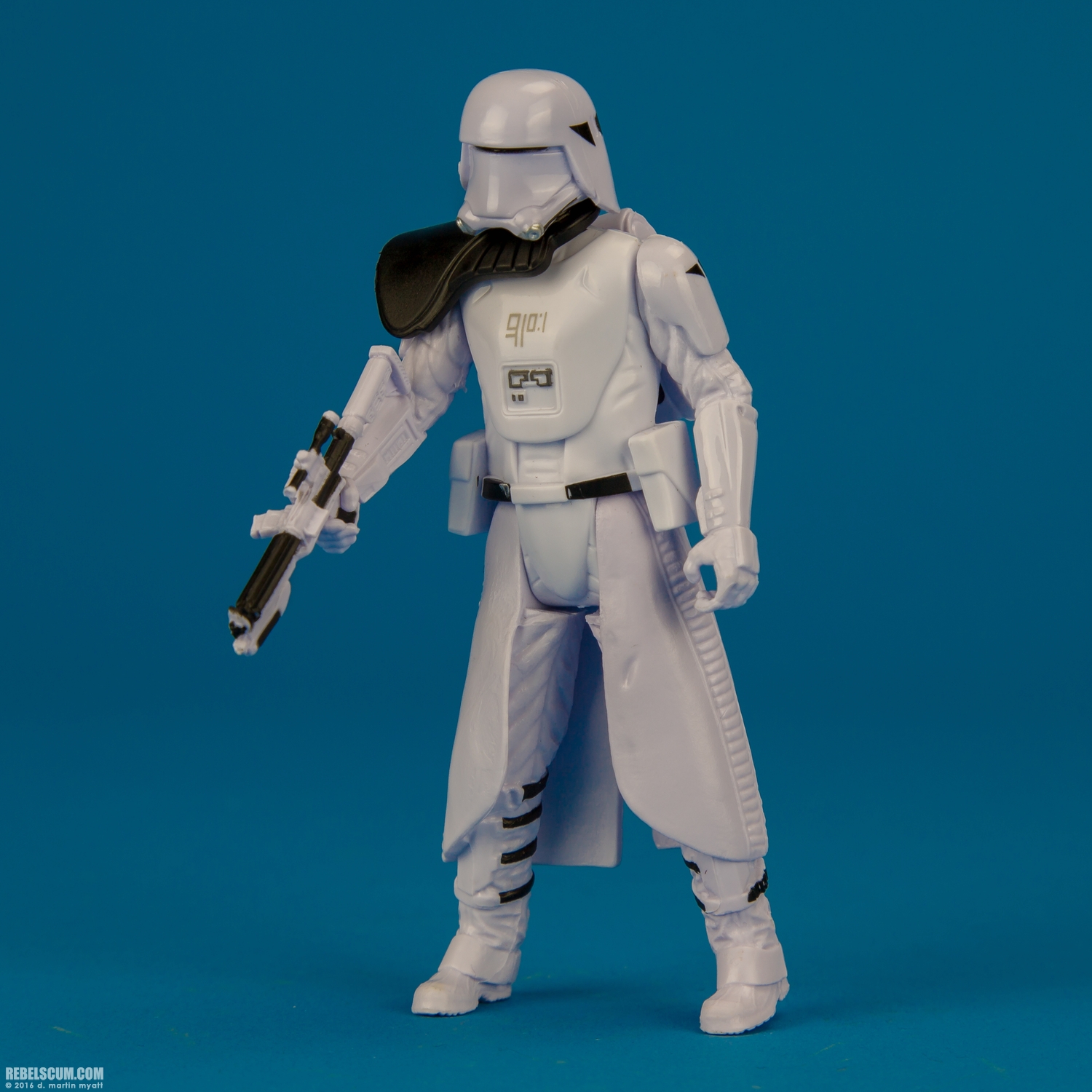 First-Order-Snowtrooper-Officer-Snap-Wexley-The-Force-Awakens-017.jpg