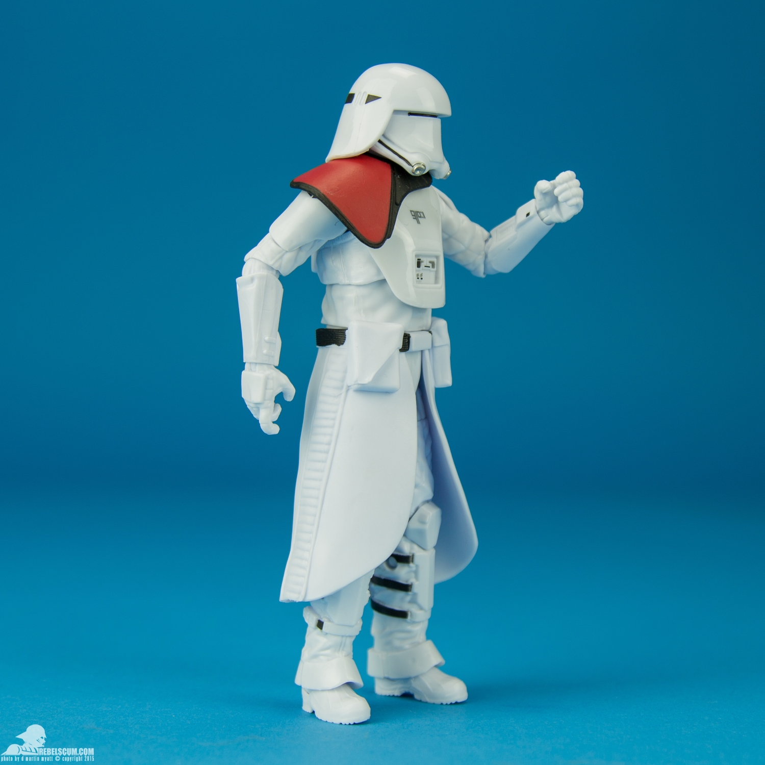 First-Order-Snowtrooper-Officer-The-Black-Series-6-inch-002.jpg