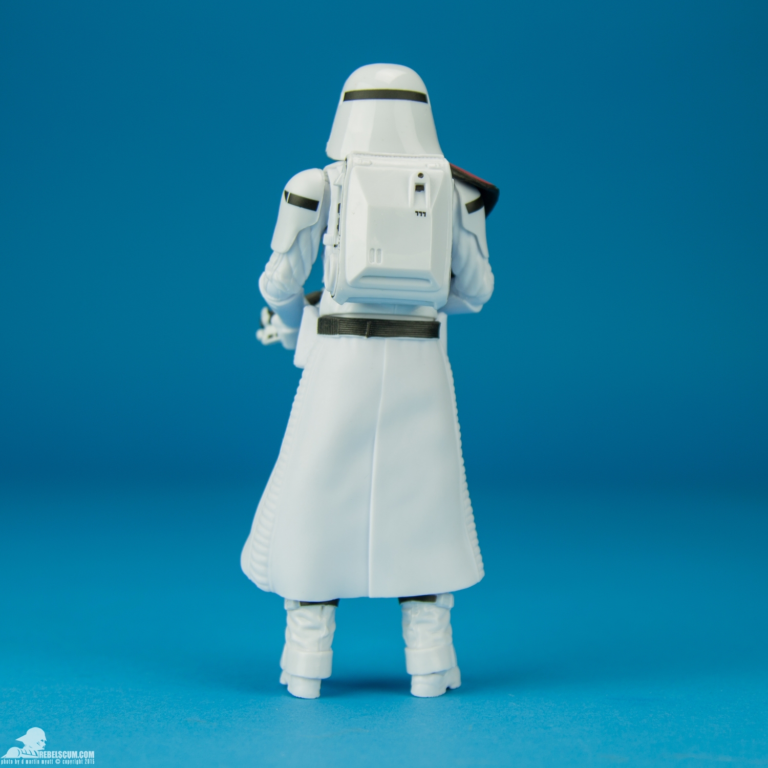 First-Order-Snowtrooper-Officer-The-Black-Series-6-inch-008.jpg