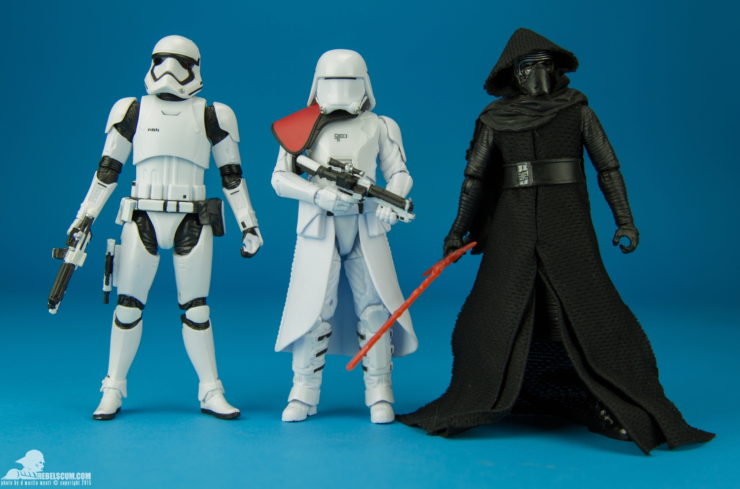 First-Order-Snowtrooper-Officer-The-Black-Series-6-inch-011.jpg