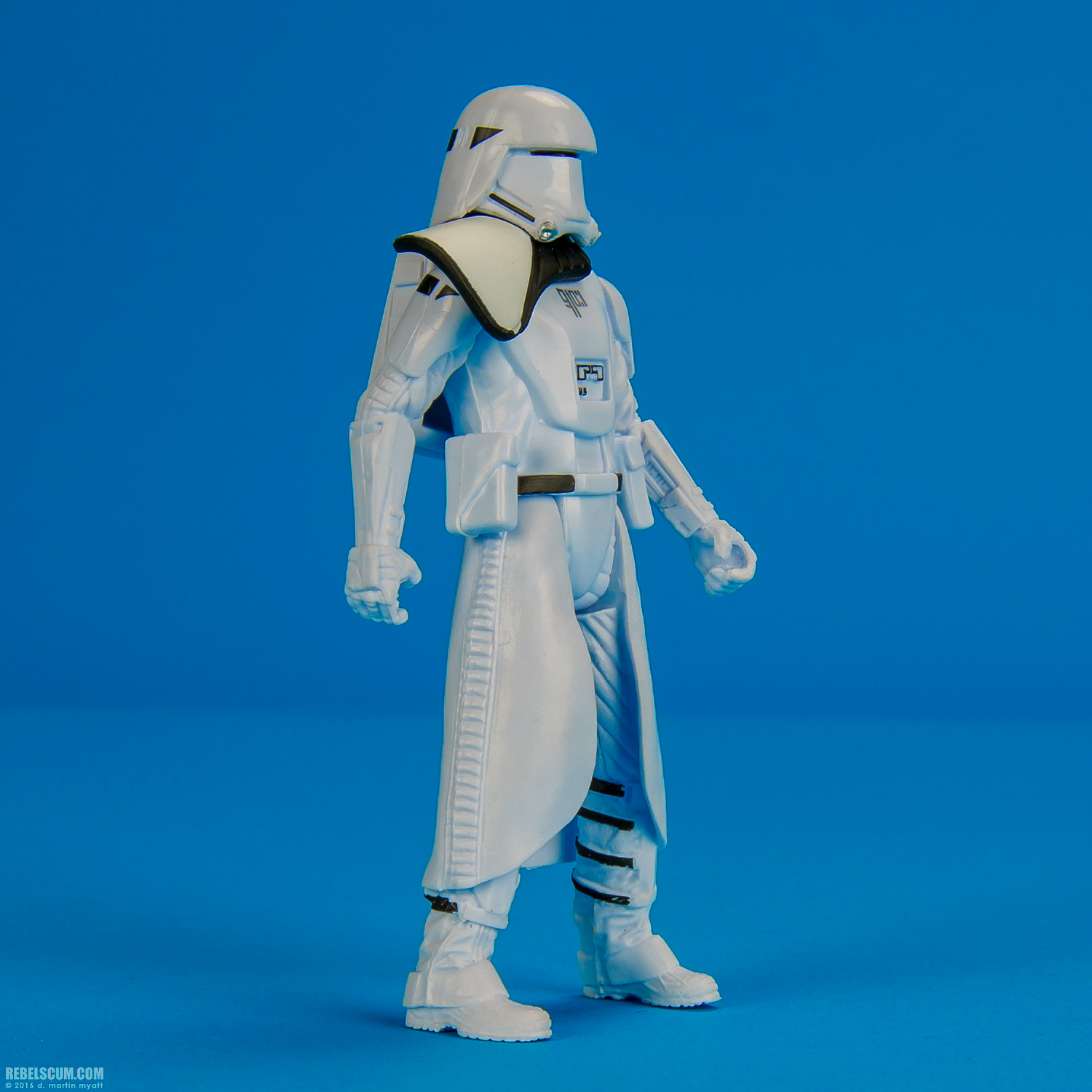First-Order-Snowtrooper-officer-VS-Poe-Dameron-Rogue-One-006.jpg