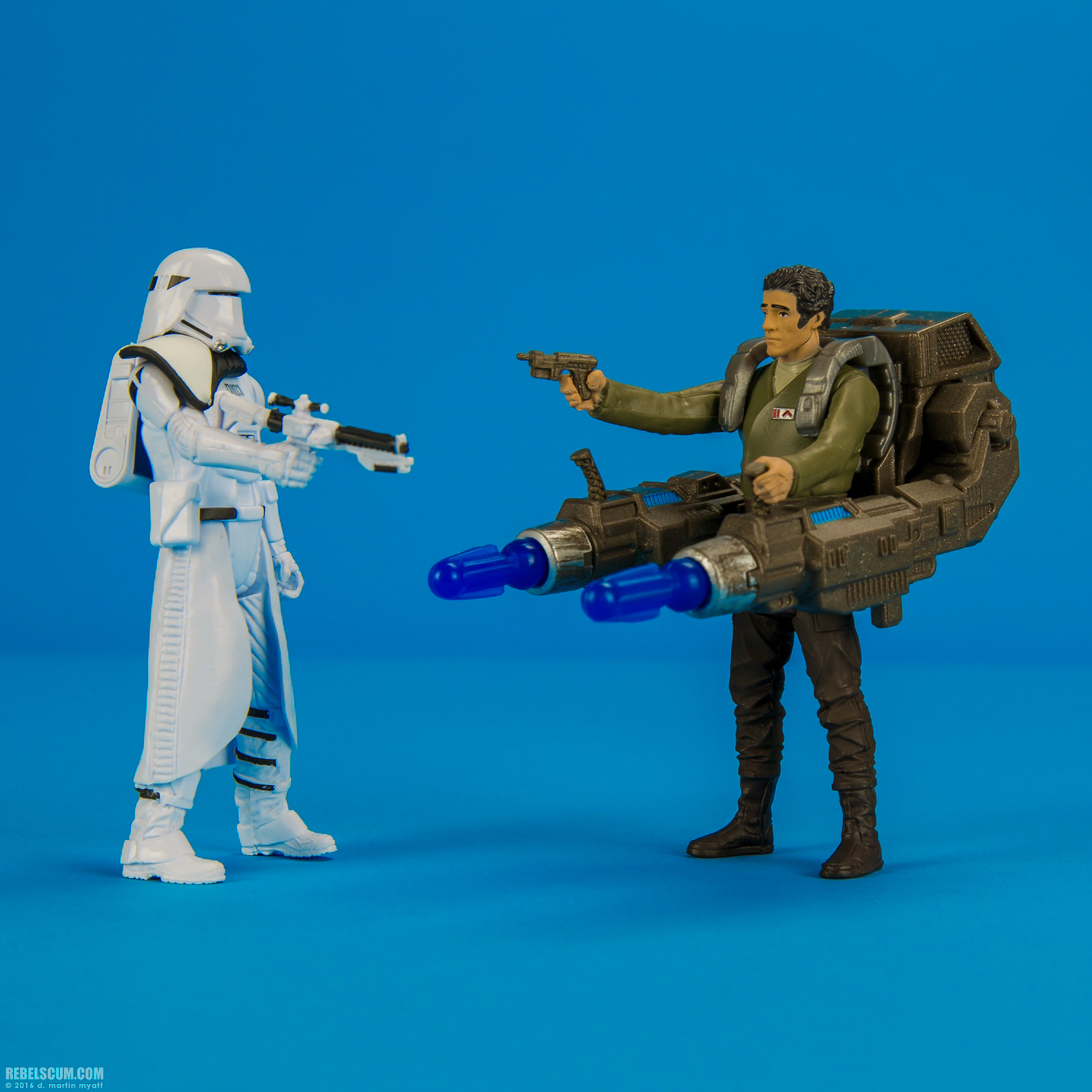 First-Order-Snowtrooper-officer-VS-Poe-Dameron-Rogue-One-013.jpg