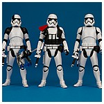 First-Order-Stormtrooper-Officer-Solo-Force-Link-Hasbro-010.jpg