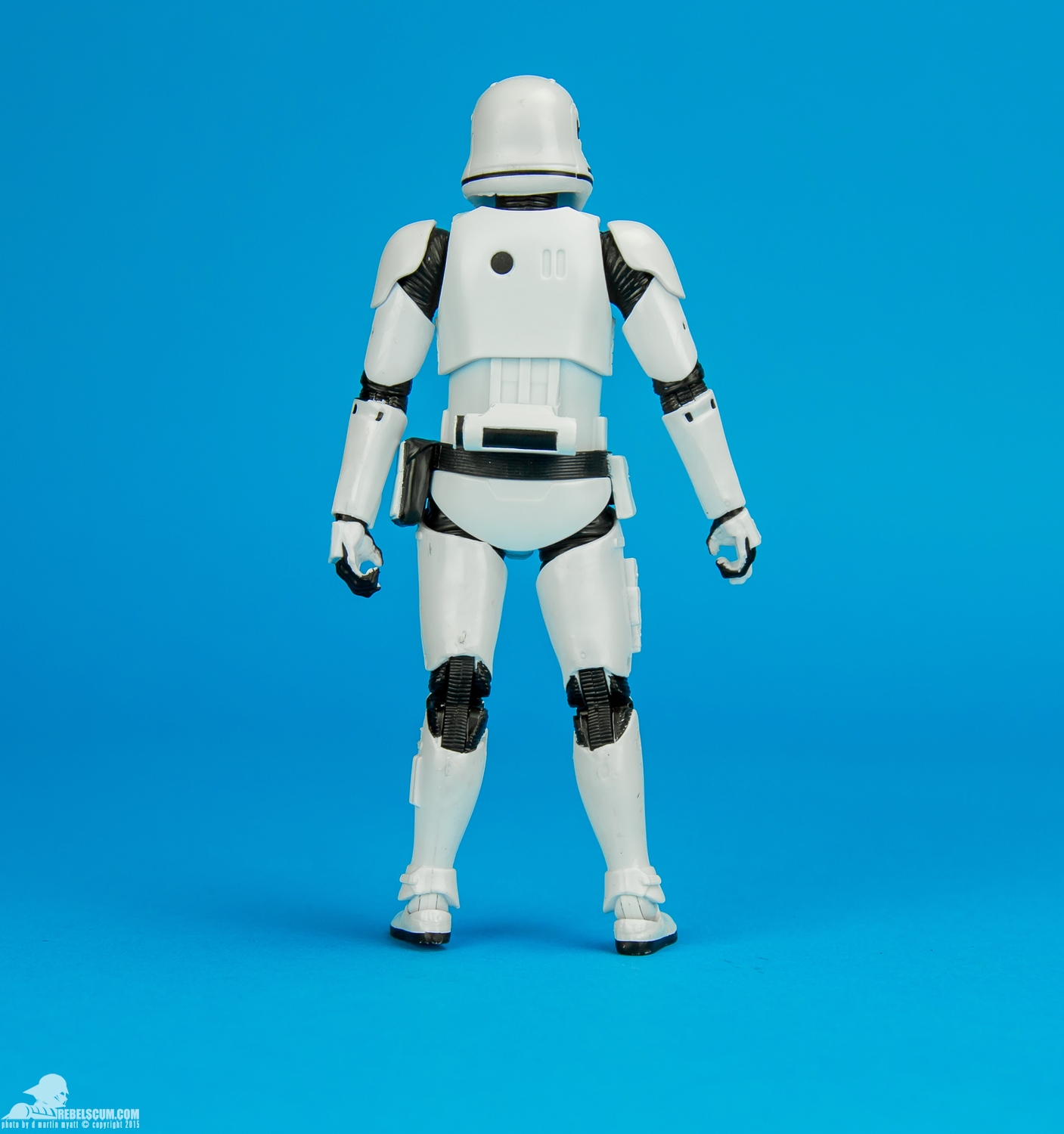 First-Order-Stormtrooper-The-Black-Series-6-inch-Star-Wars-SDCC-004.jpg