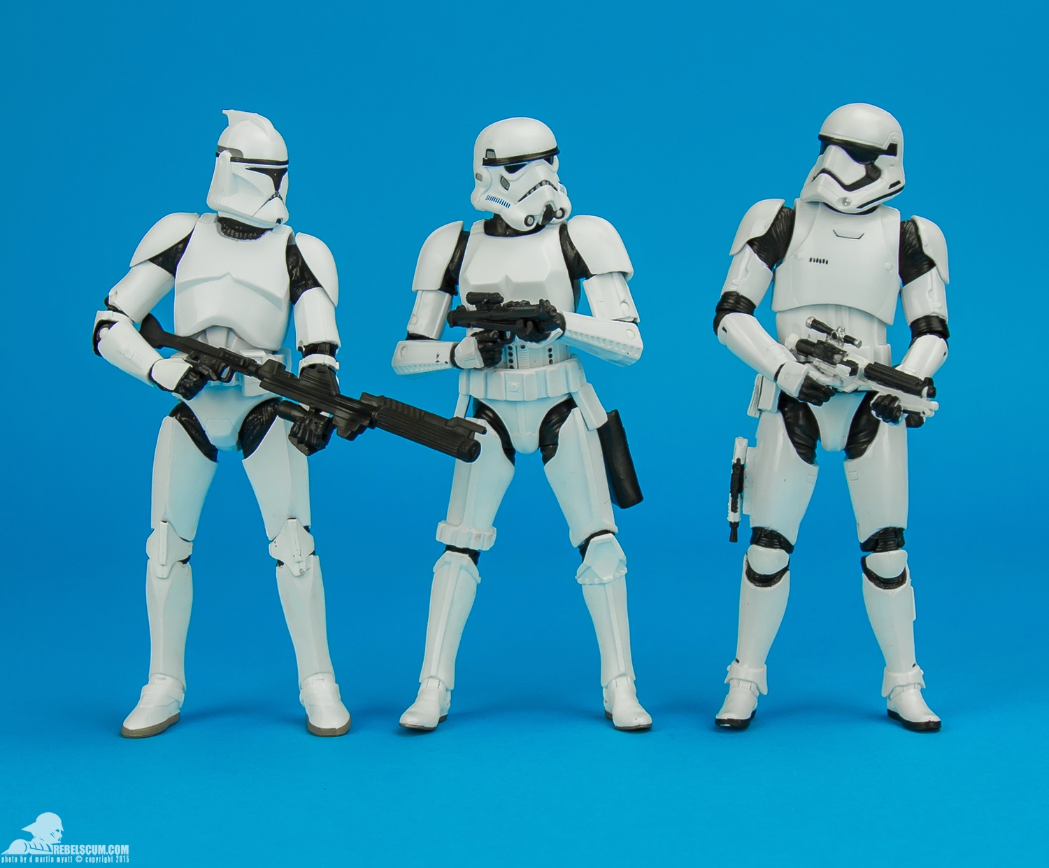 First-Order-Stormtrooper-The-Black-Series-6-inch-Star-Wars-SDCC-033.jpg