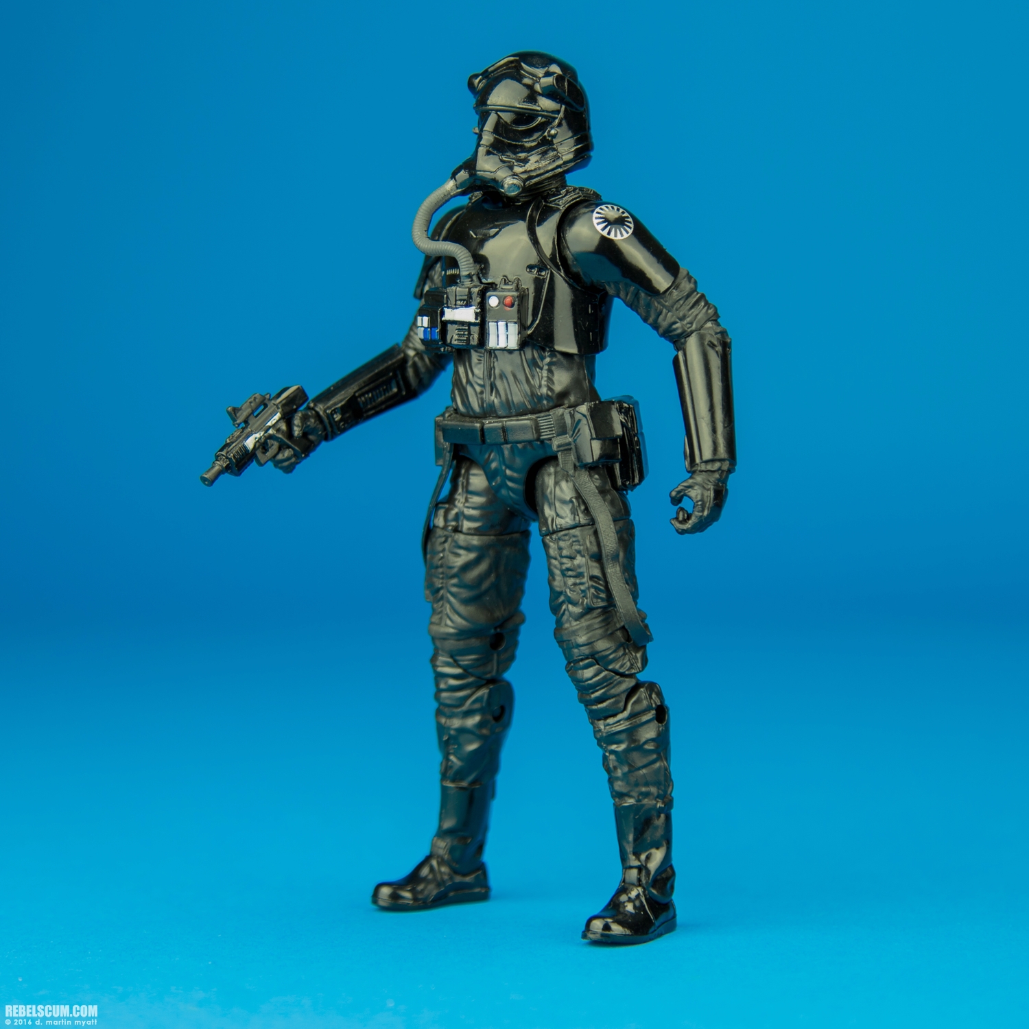 First-Order-TIE-Fighter-Pilot-11-The-Black-Series-6-inch-006.jpg