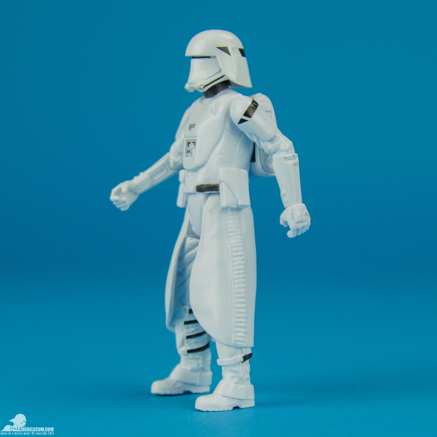 Fist-Order-Snowtrooper-The-Force-Awakens-Hasbro-003.jpg
