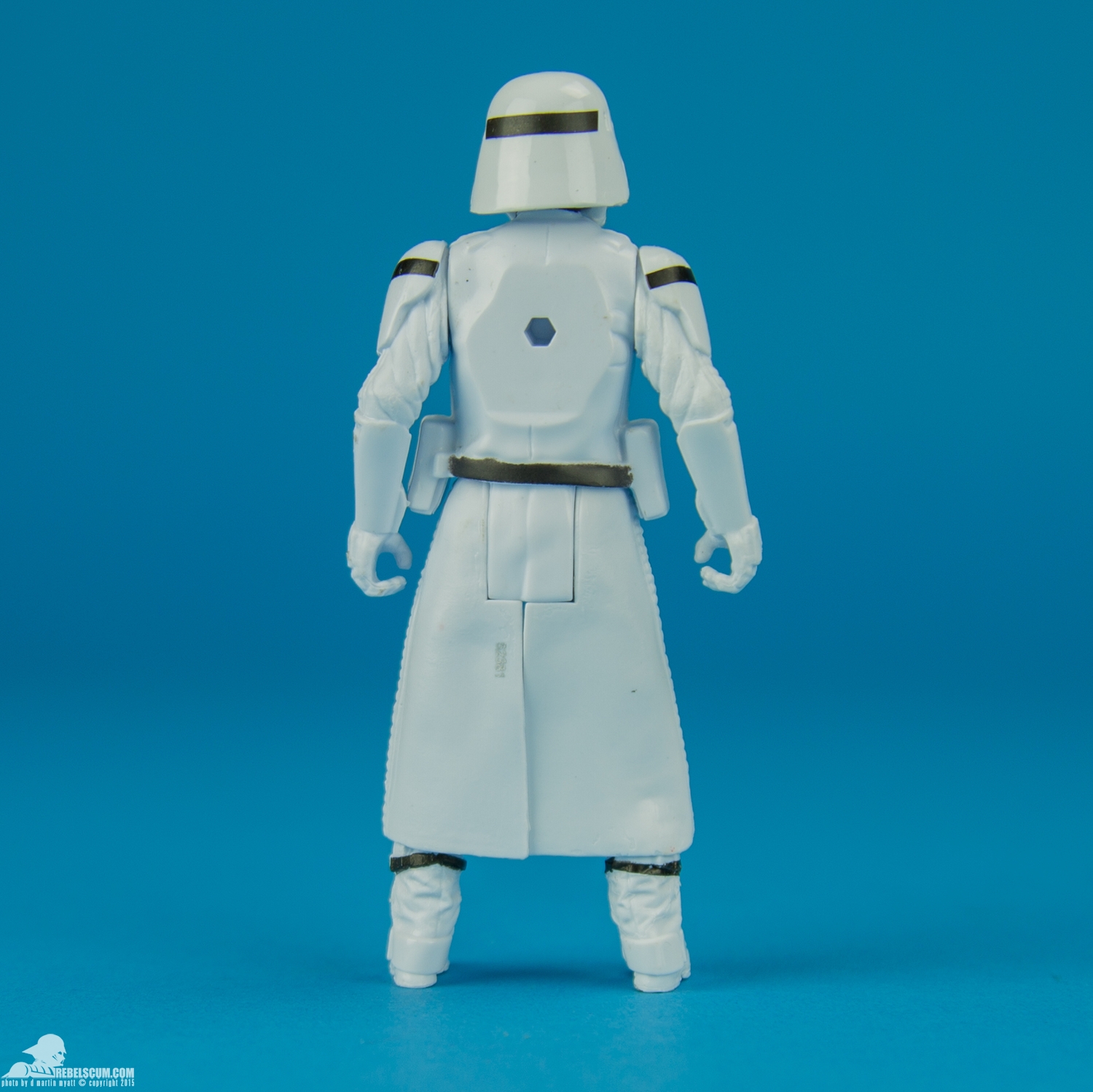 Fist-Order-Snowtrooper-The-Force-Awakens-Hasbro-004.jpg