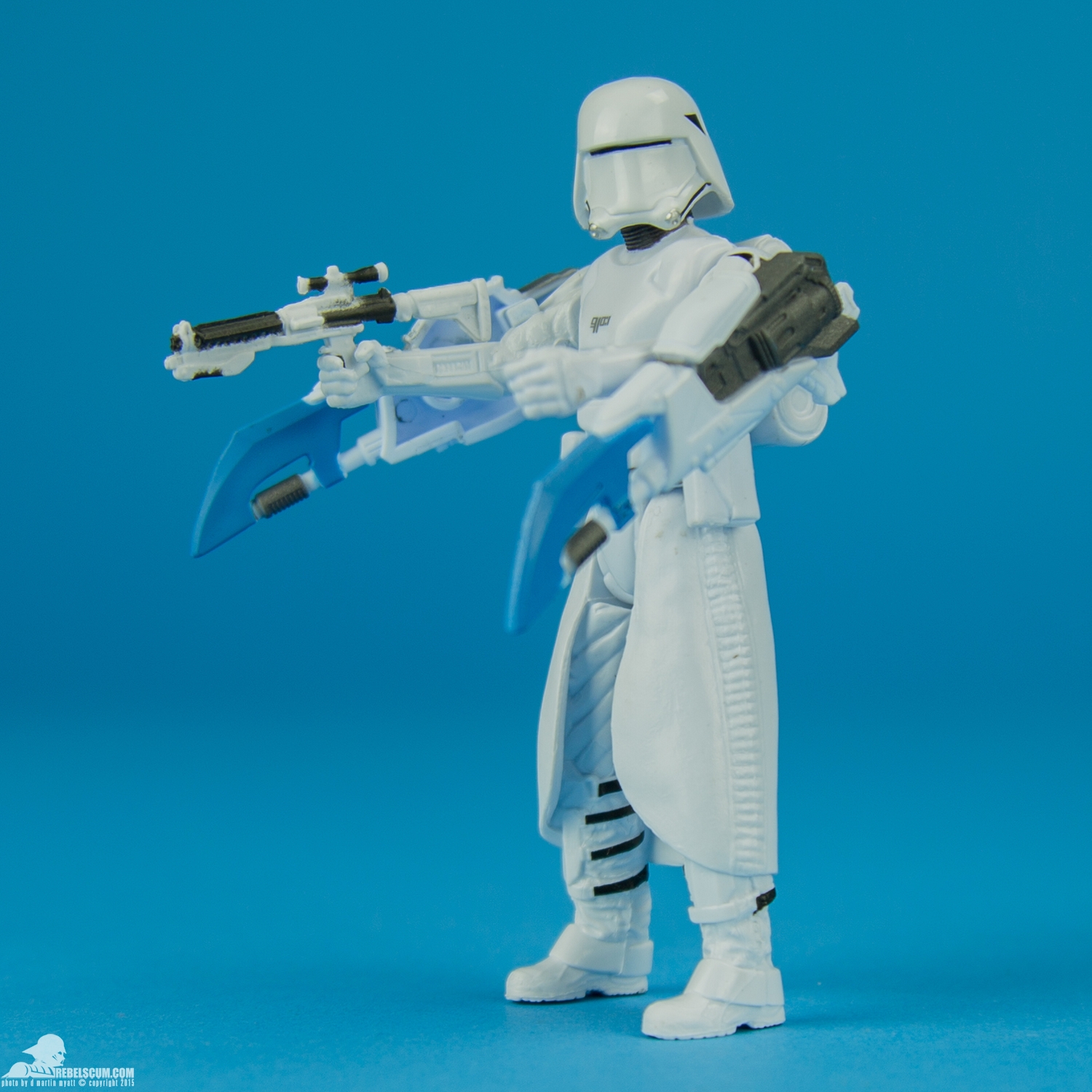 Fist-Order-Snowtrooper-The-Force-Awakens-Hasbro-008.jpg