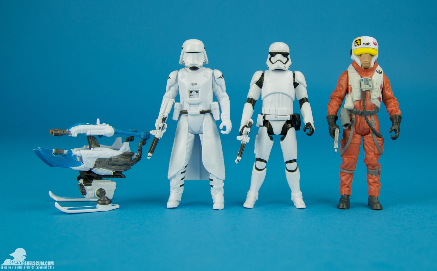 Fist-Order-Snowtrooper-The-Force-Awakens-Hasbro-010.jpg